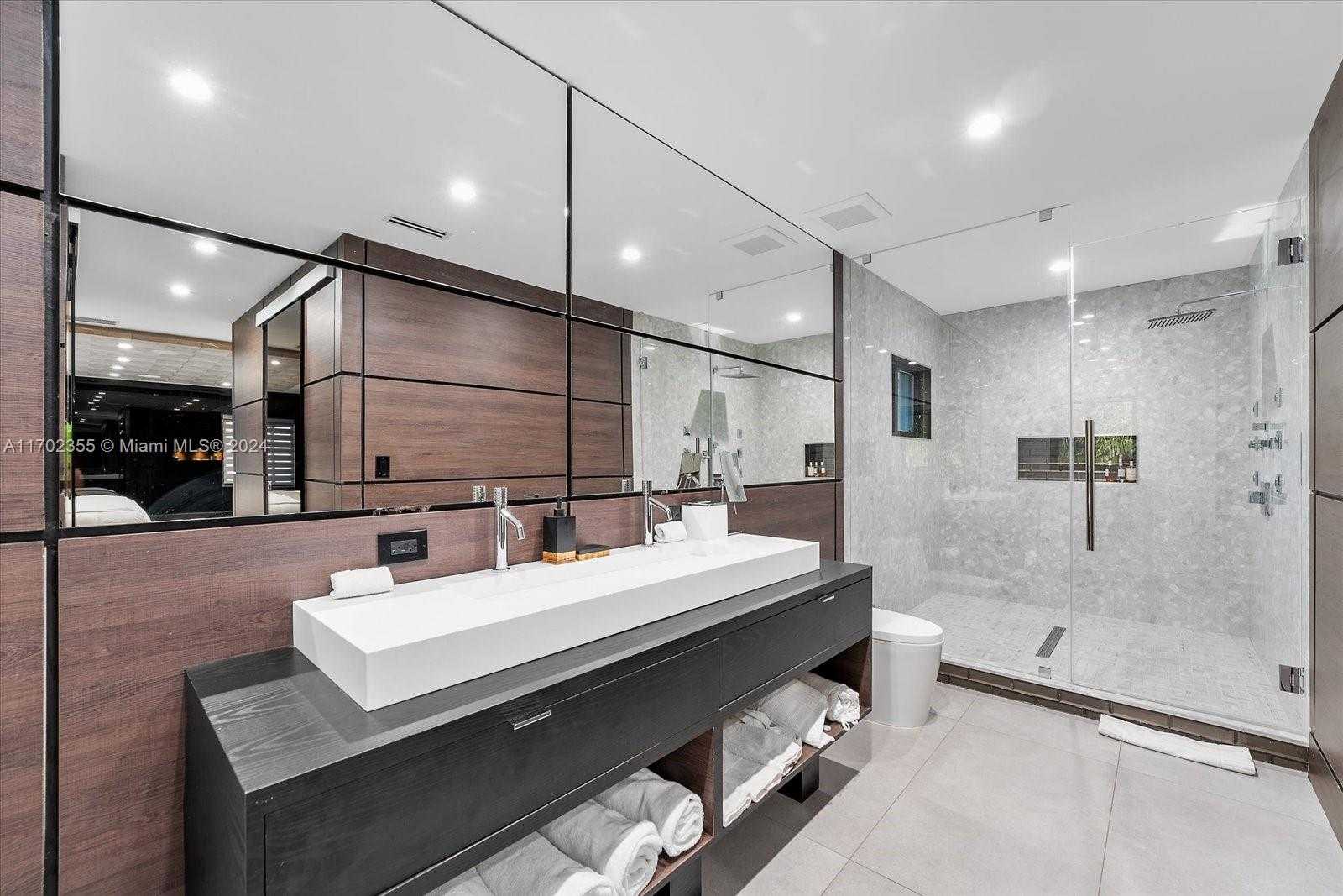 Small Image of 280 NORTH EAST 156TH ST, Miami Number 23