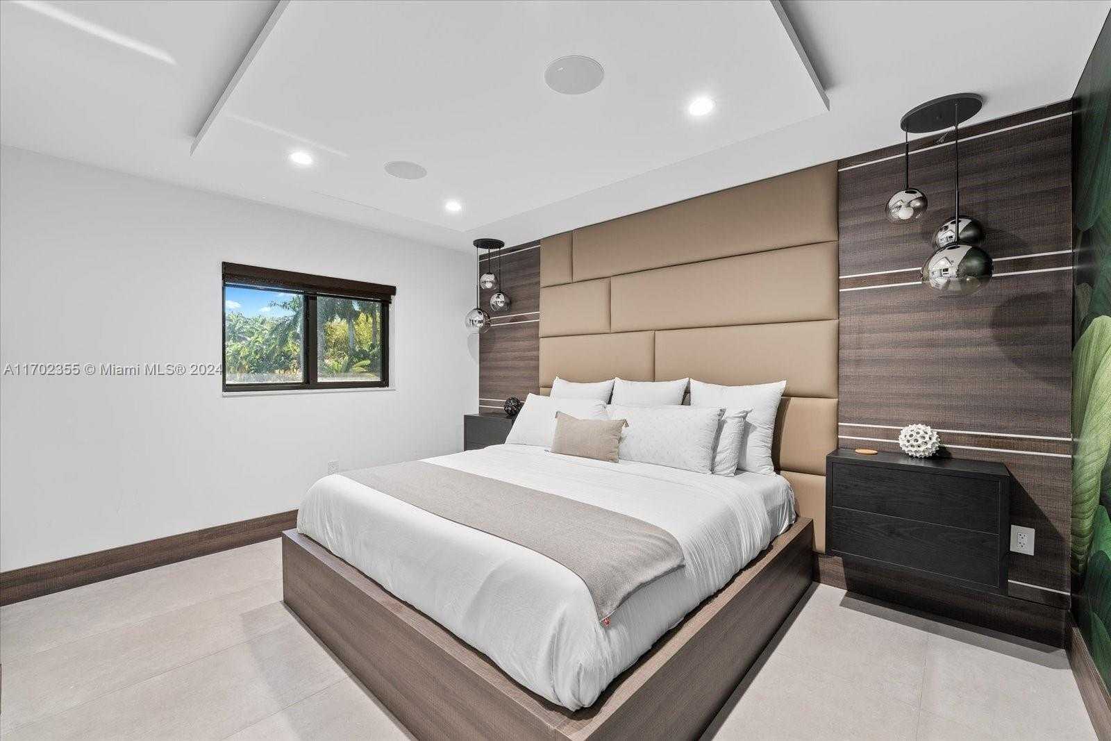 Small Image of 280 NORTH EAST 156TH ST, Miami Number 29