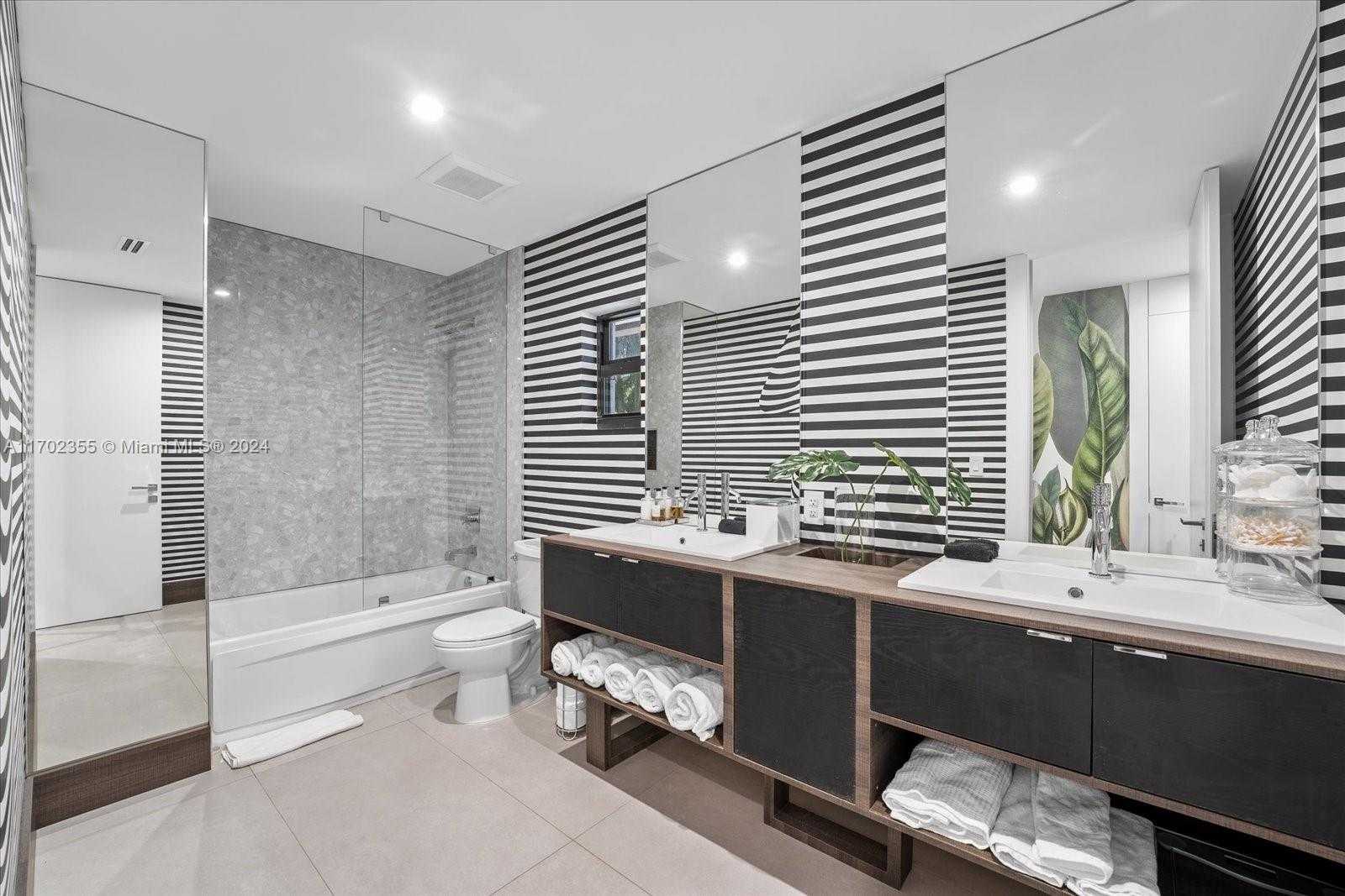 Small Image of 280 NORTH EAST 156TH ST, Miami Number 31