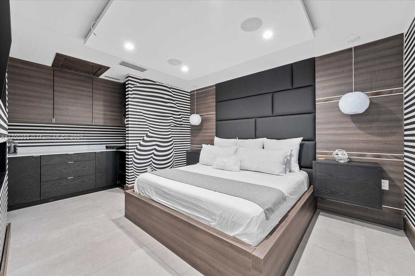 Small Image of 280 NORTH EAST 156TH ST, Miami Number 32