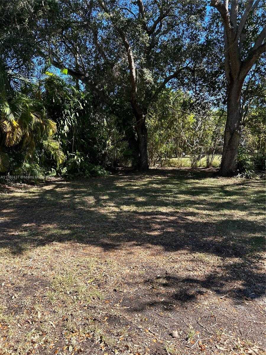 Small Image of 12725 SOUTH WEST 80TH AVE, Pinecrest Number 12