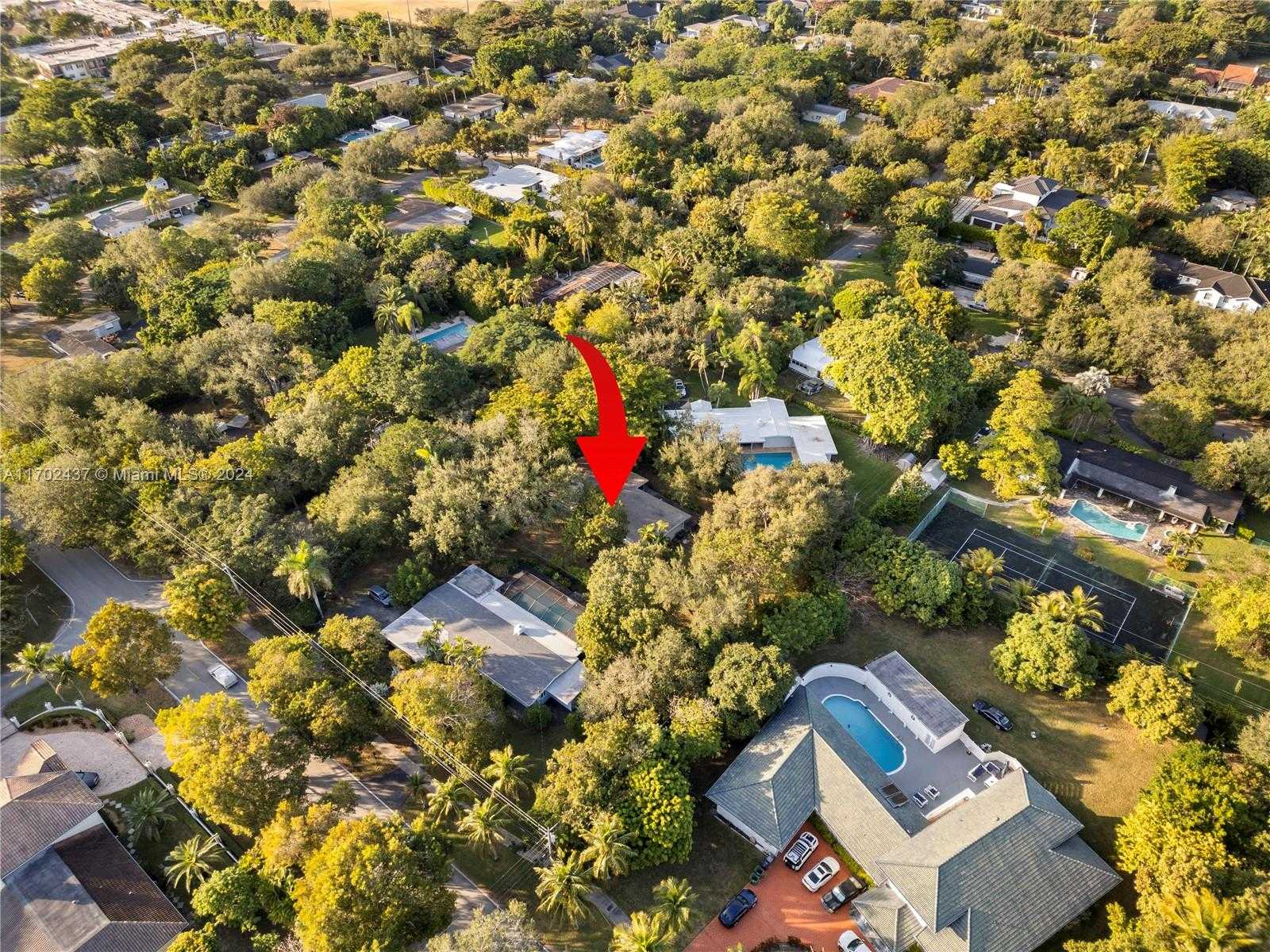 Small Image of 12725 SOUTH WEST 80TH AVE, Pinecrest Number 13