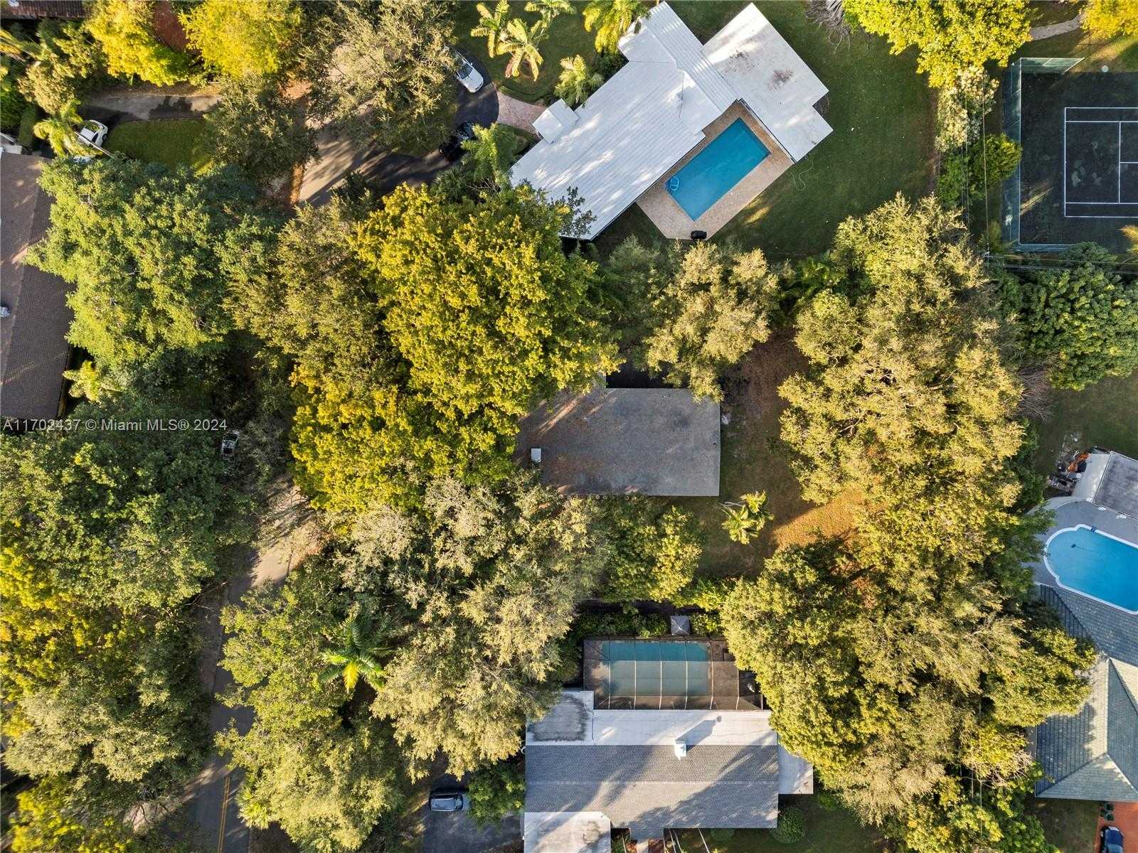 Small Image of 12725 SOUTH WEST 80TH AVE, Pinecrest Number 16