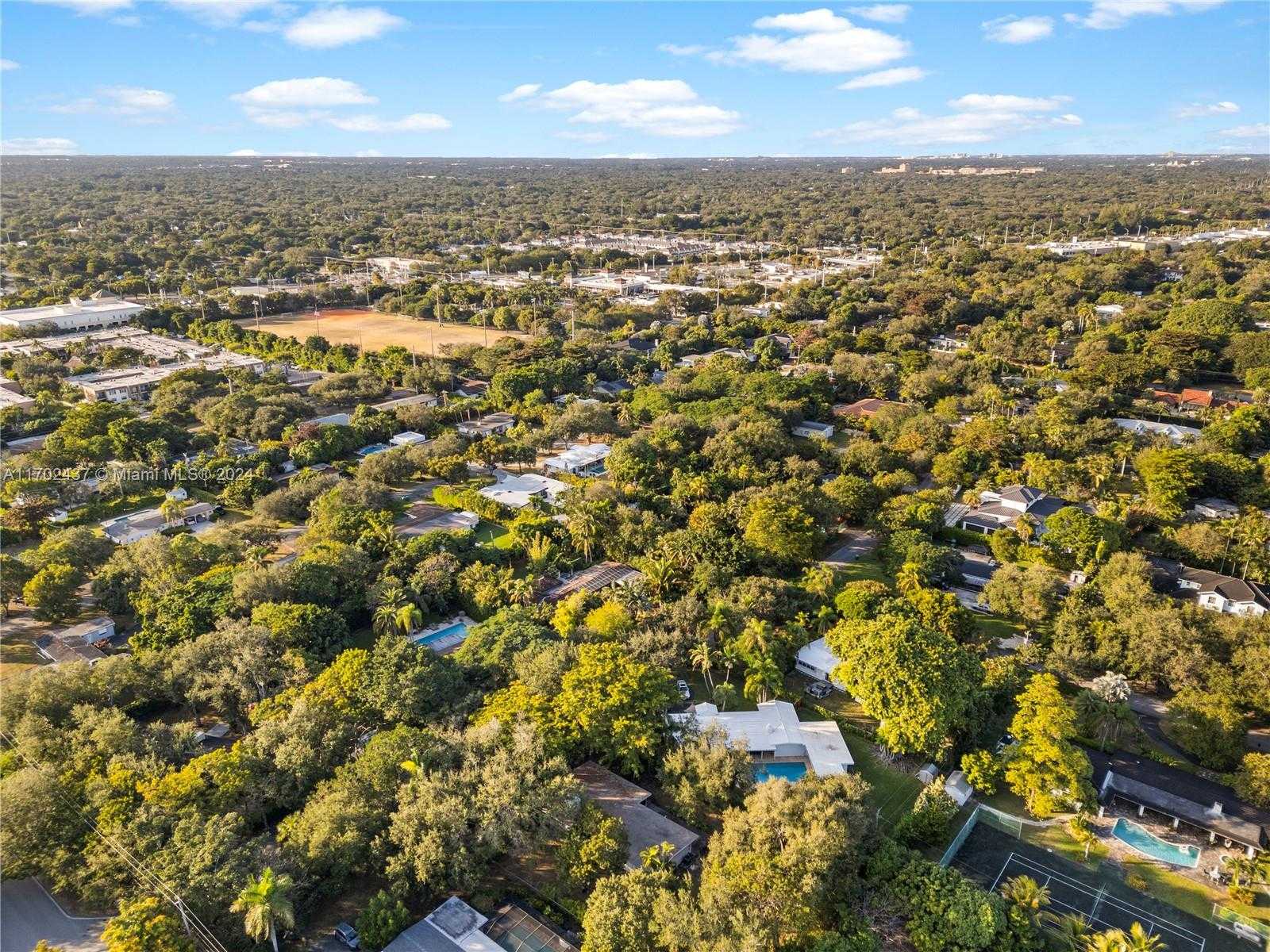 Small Image of 12725 SOUTH WEST 80TH AVE, Pinecrest Number 17