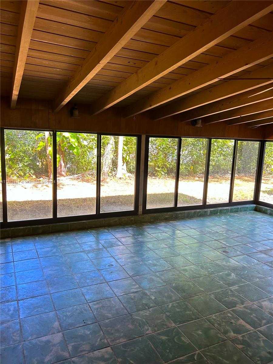Small Image of 12725 SOUTH WEST 80TH AVE, Pinecrest Number 4