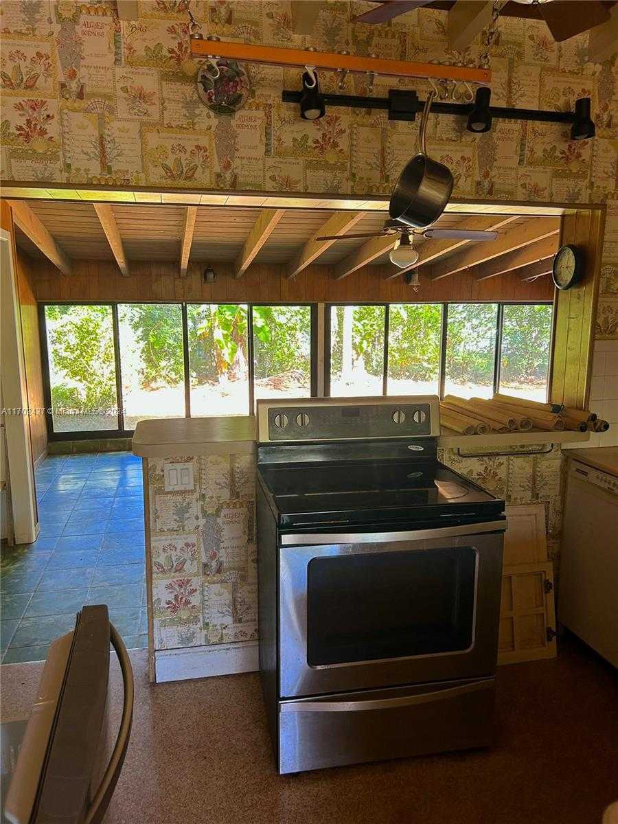 Small Image of 12725 SOUTH WEST 80TH AVE, Pinecrest Number 5