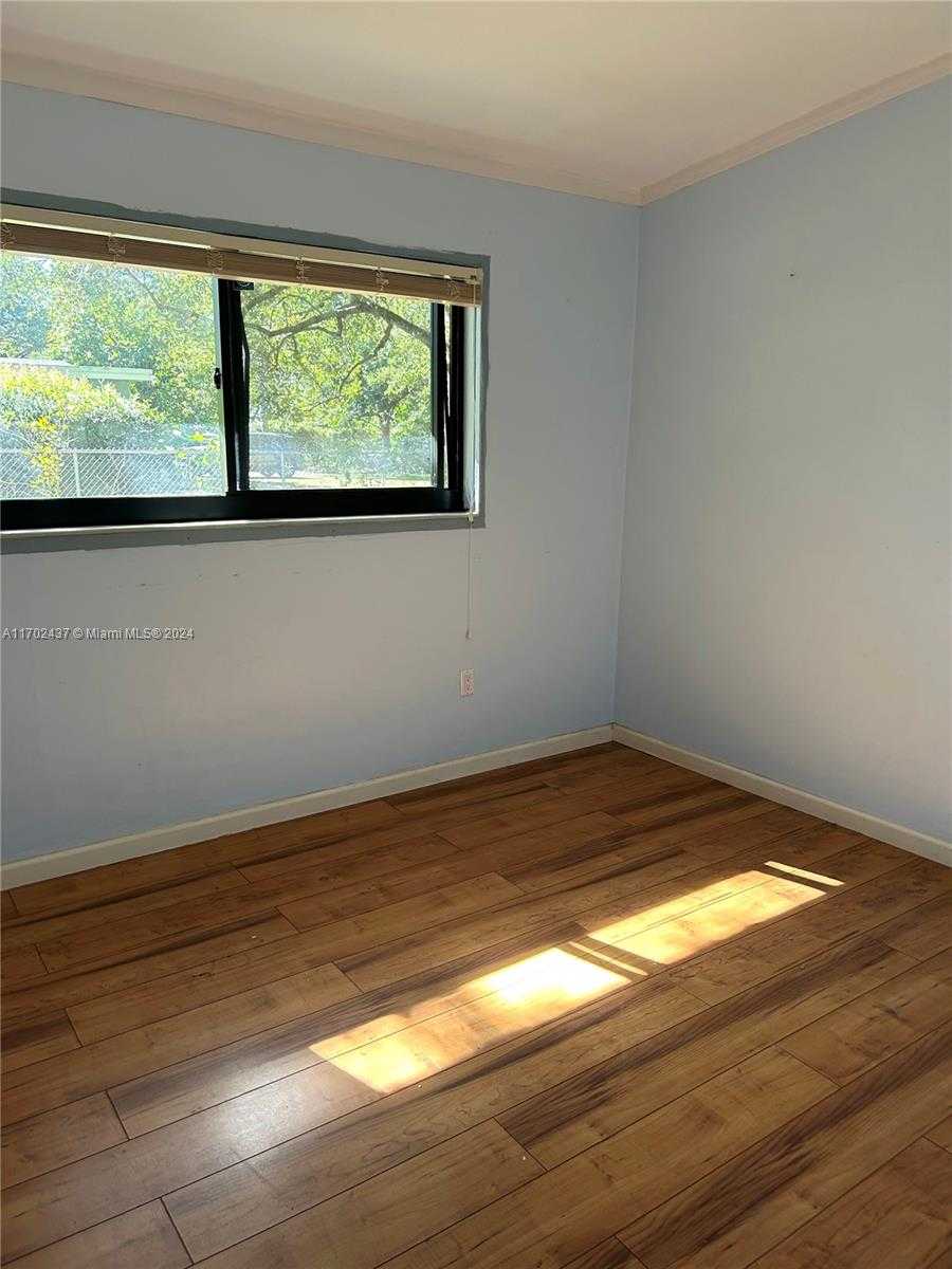 Small Image of 12725 SOUTH WEST 80TH AVE, Pinecrest Number 7