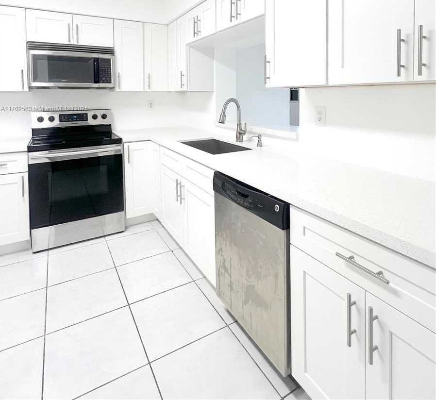 Small Image of 1131 NORTH WEST 85TH WAY, Pembroke Pines Number 2
