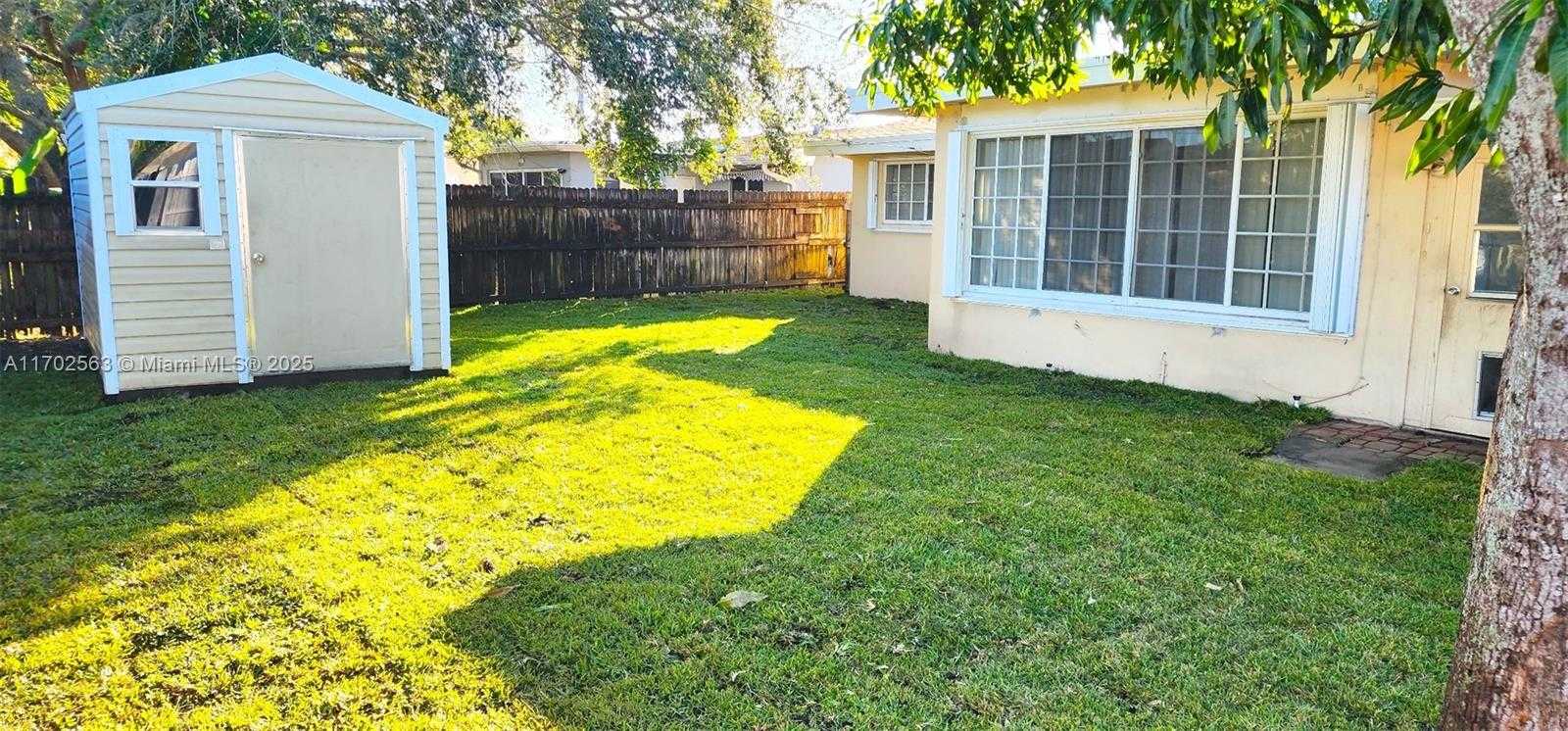 Small Image of 1131 NORTH WEST 85TH WAY, Pembroke Pines Number 26