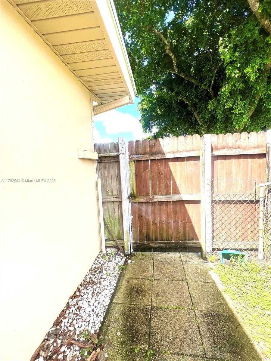 Small Image of 1131 NORTH WEST 85TH WAY, Pembroke Pines Number 33