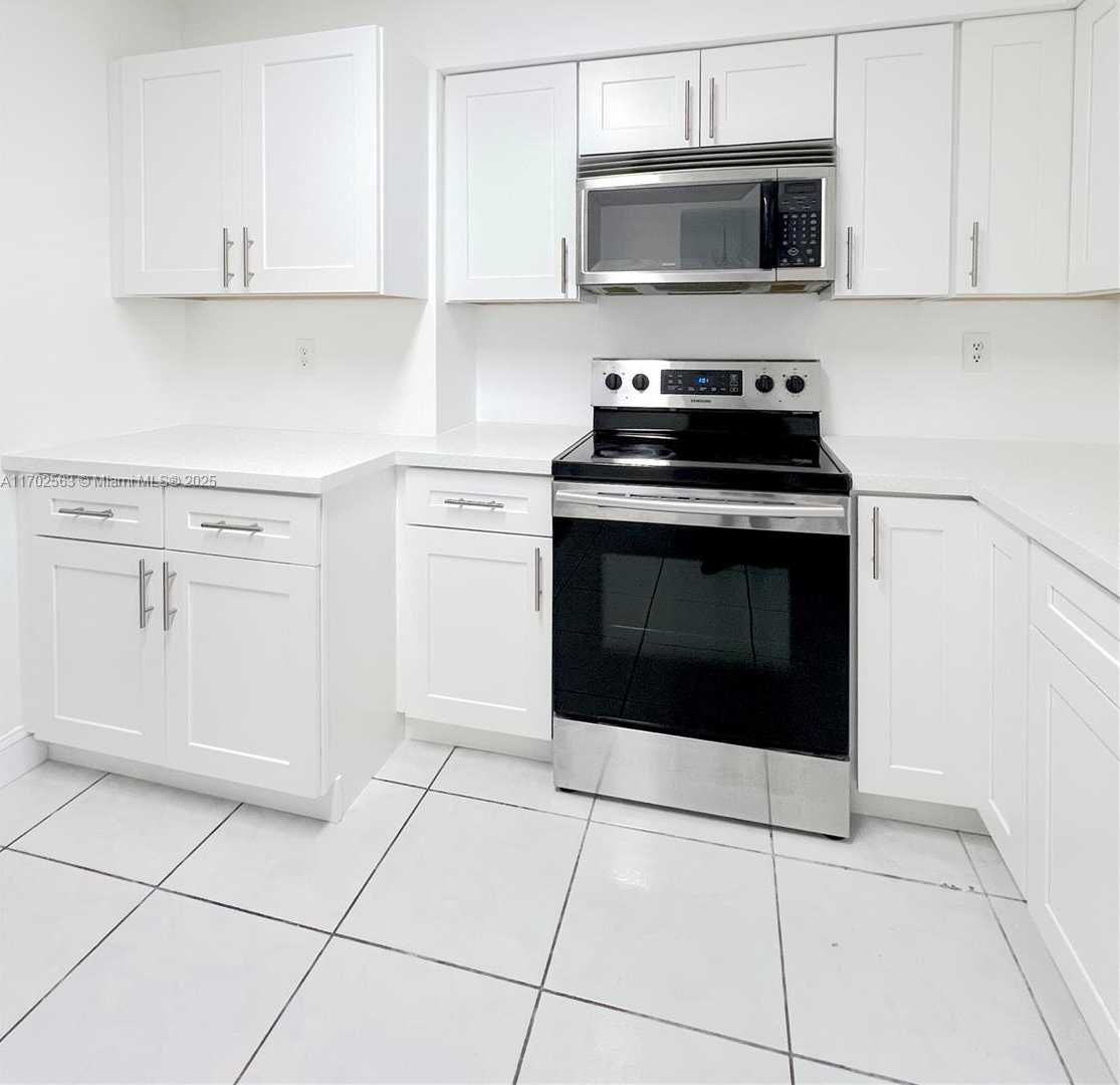 Small Image of 1131 NORTH WEST 85TH WAY, Pembroke Pines Number 6