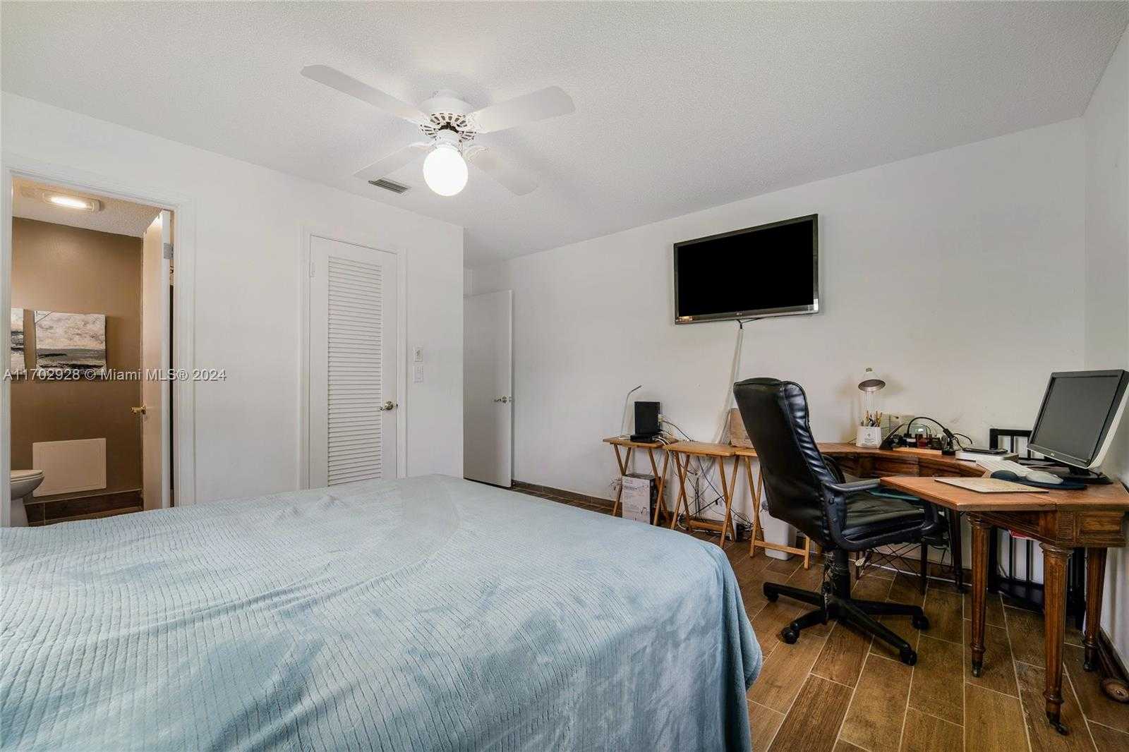 Small Image of 1441 WEST CAMPANELLI DR, Plantation Number 11