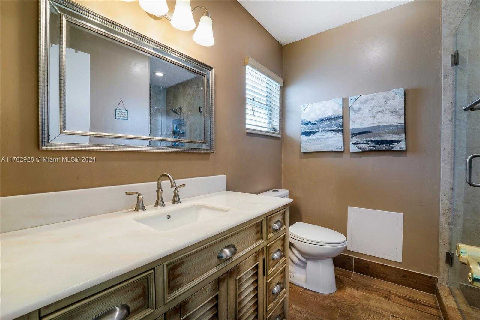 Small Image of 1441 WEST CAMPANELLI DR, Plantation Number 12