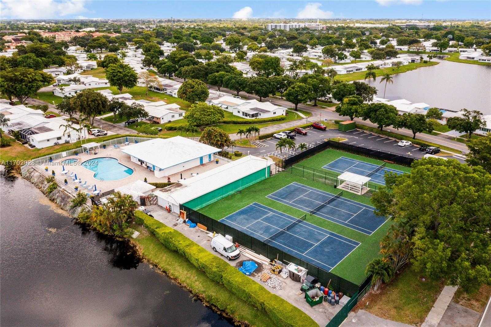 Small Image of 1441 WEST CAMPANELLI DR, Plantation Number 23