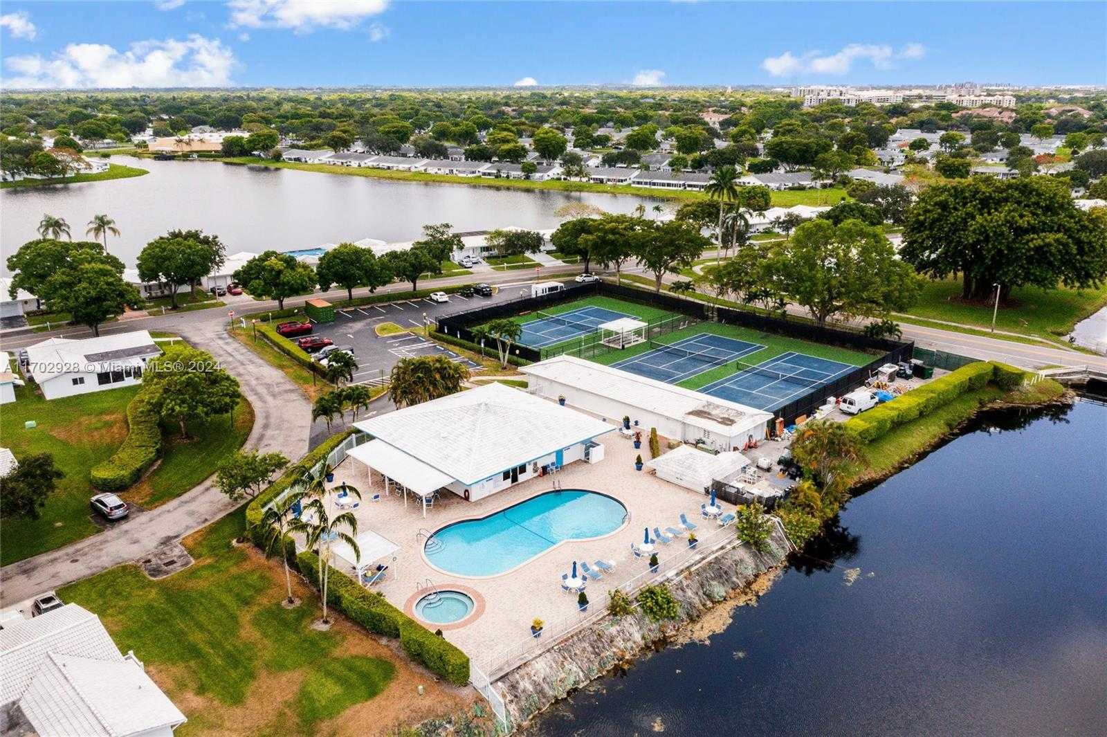 Small Image of 1441 WEST CAMPANELLI DR, Plantation Number 24
