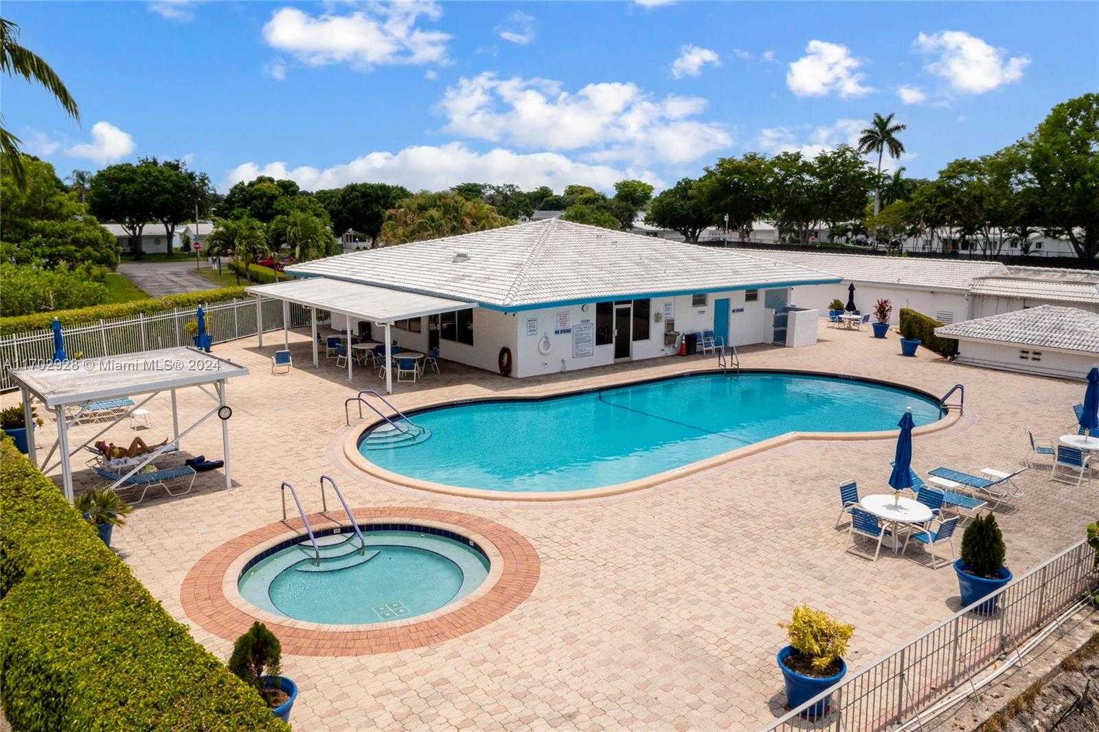 Small Image of 1441 WEST CAMPANELLI DR, Plantation Number 26