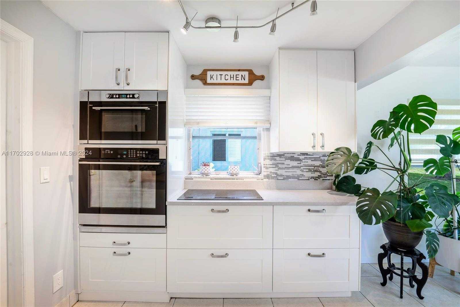 Small Image of 1441 WEST CAMPANELLI DR, Plantation Number 5