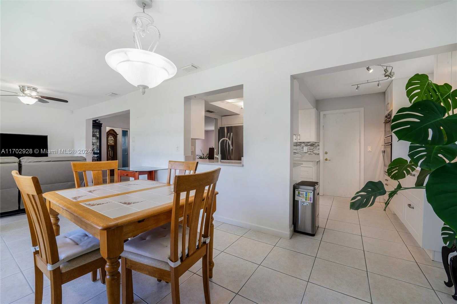 Small Image of 1441 WEST CAMPANELLI DR, Plantation Number 9