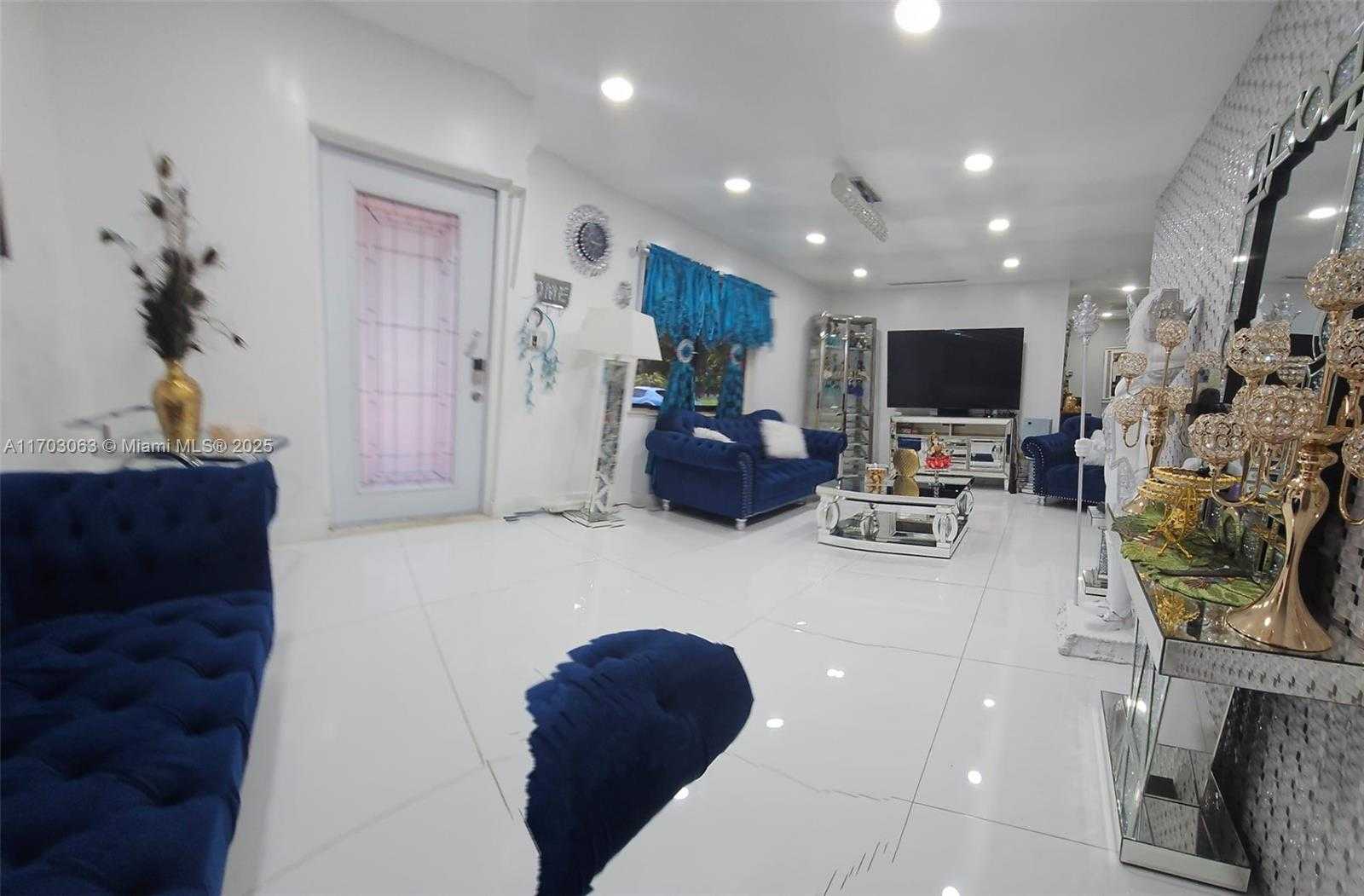 Small Image of 15700 SW 202nd Ave, Miami, FL 33187, USA Number 13