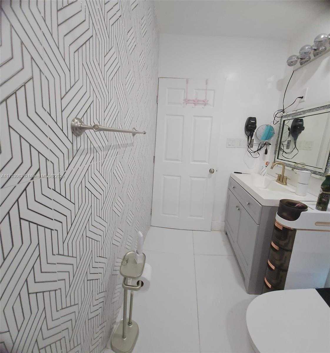 Small Image of 15700 SW 202nd Ave, Miami, FL 33187, USA Number 17