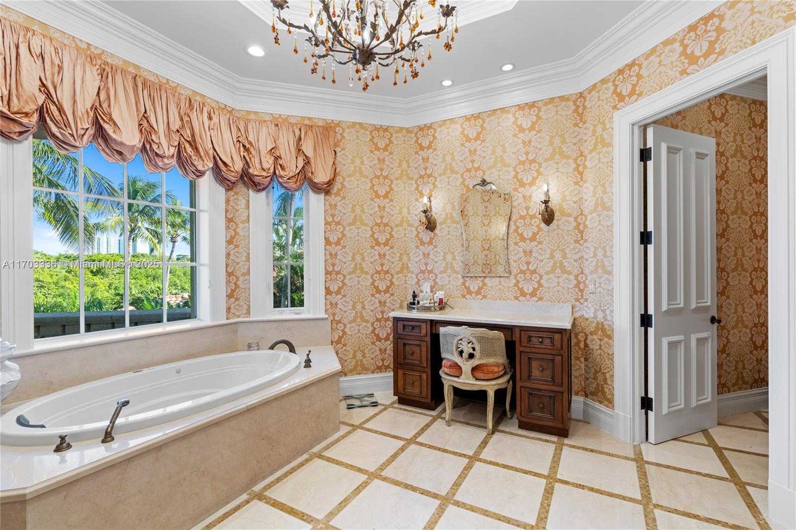 Small Image of 833 HARBOUR ISLE PLACE, North Palm Beach Number 58