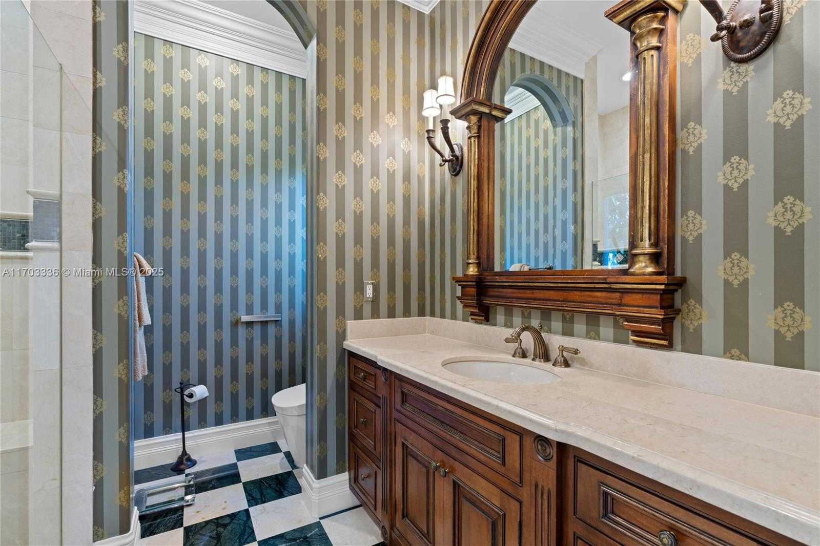 Small Image of 833 HARBOUR ISLE PLACE, North Palm Beach Number 61