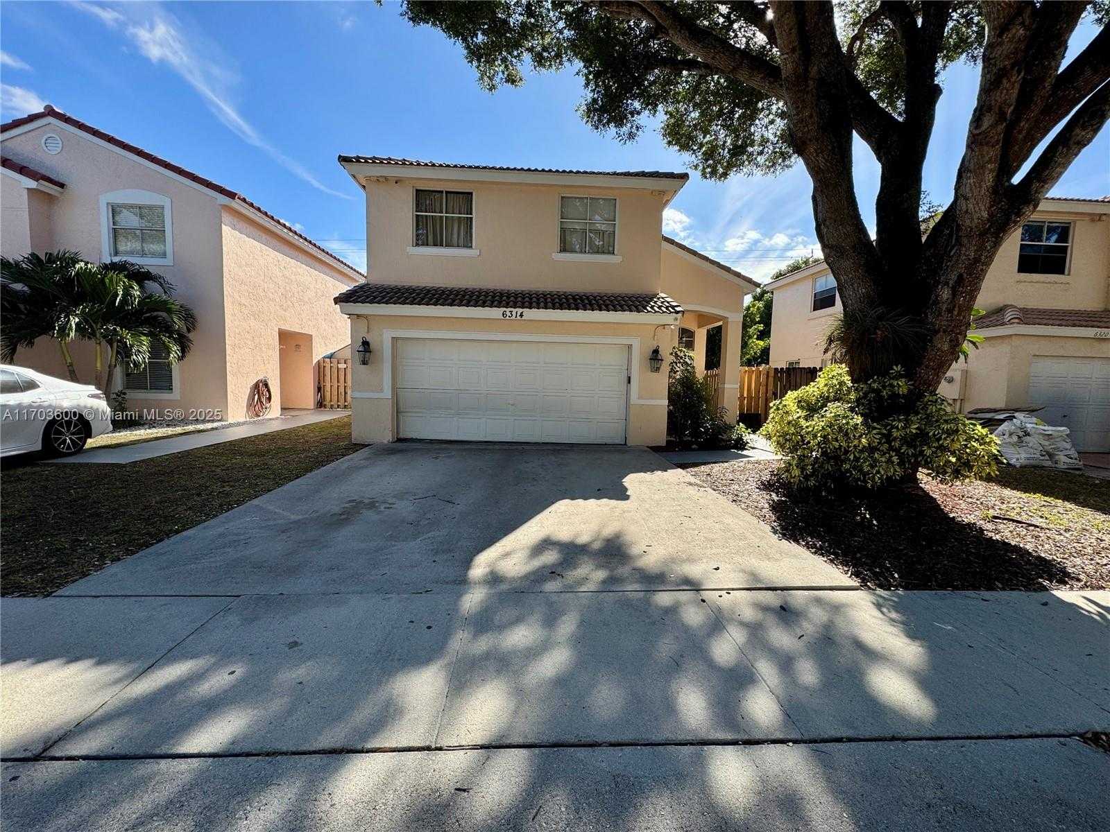 Small Image of 6314 DUVAL DR, Margate Number 2