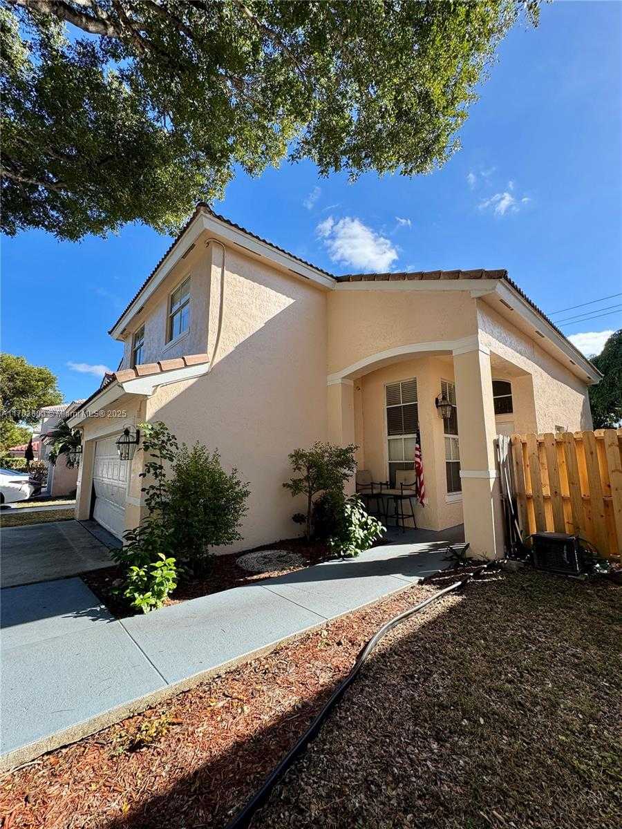 Small Image of 6314 DUVAL DR, Margate Number 3