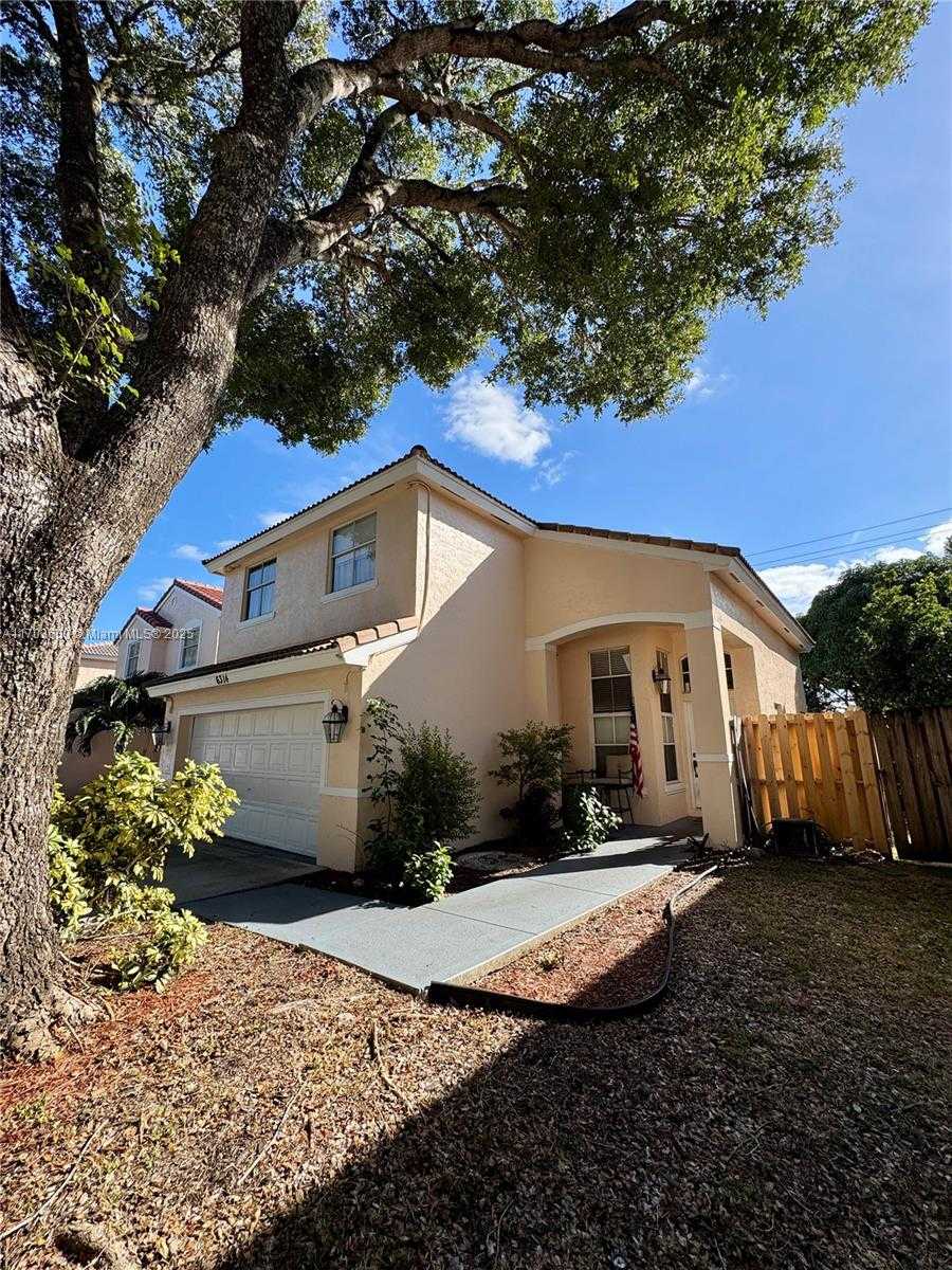 Small Image of 6314 DUVAL DR, Margate Number 4
