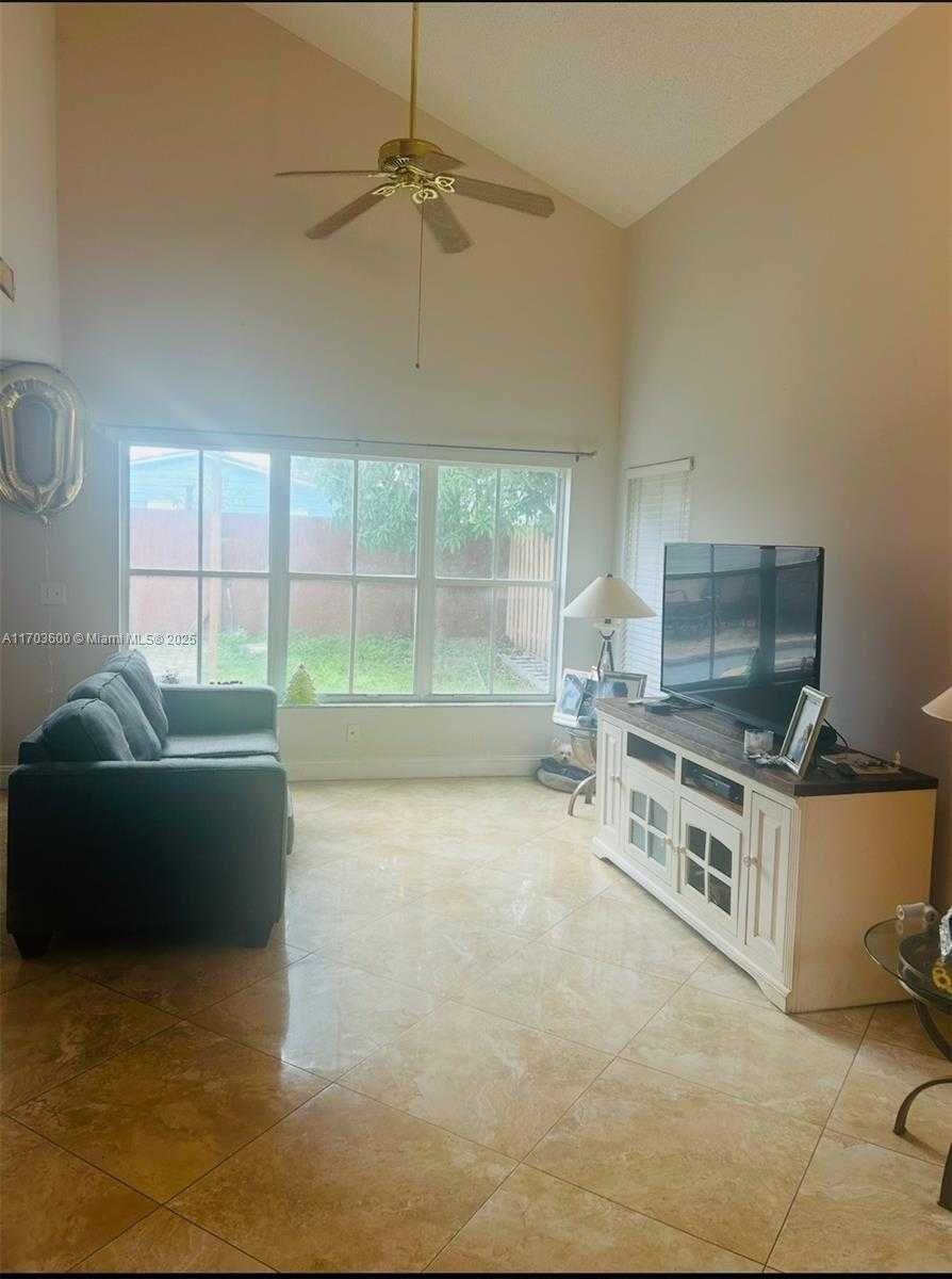 Small Image of 6314 DUVAL DR, Margate Number 6
