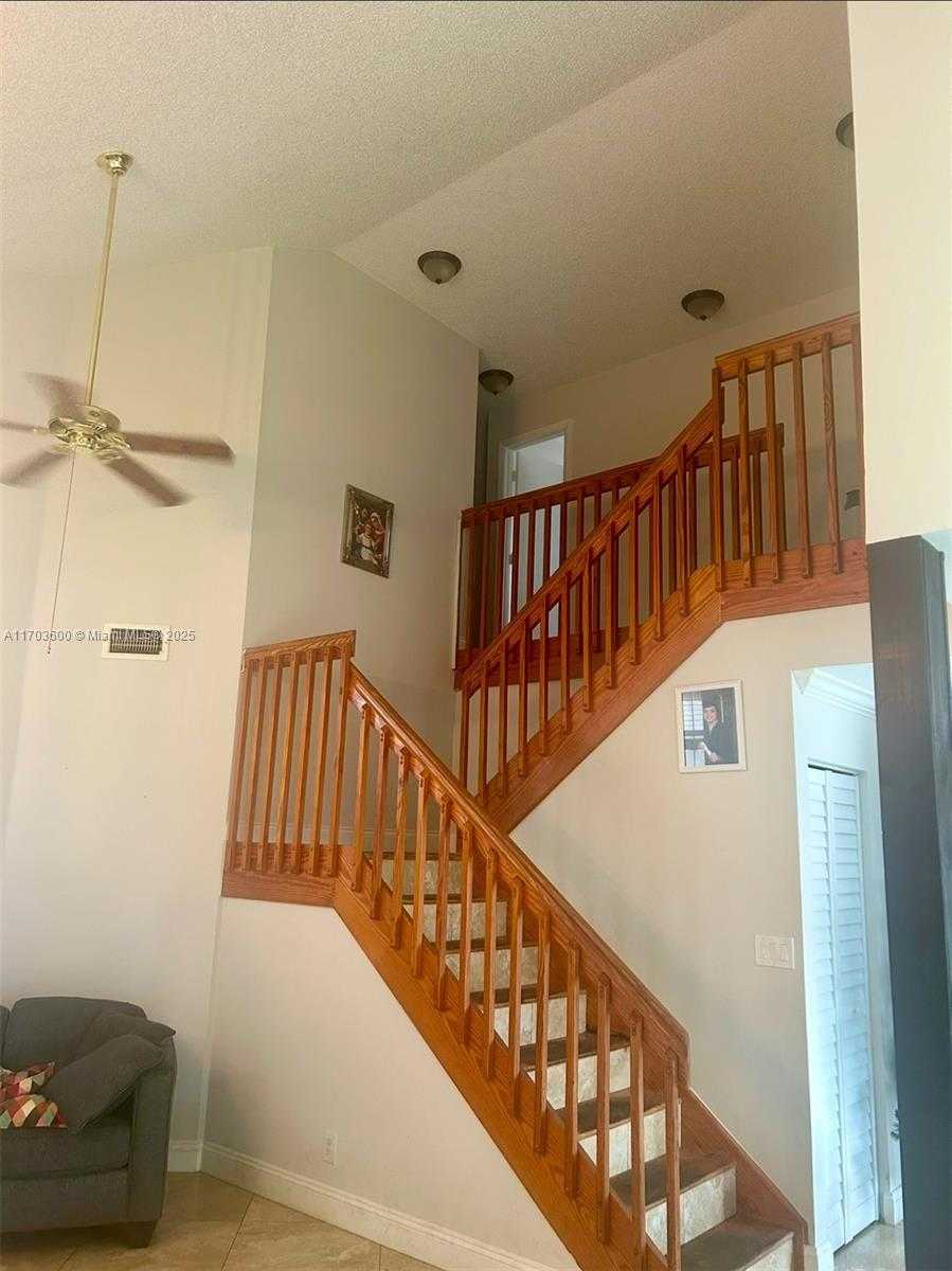 Small Image of 6314 DUVAL DR, Margate Number 7