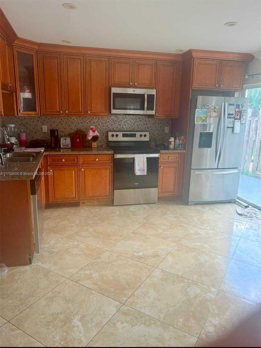 Small Image of 6314 DUVAL DR, Margate Number 8