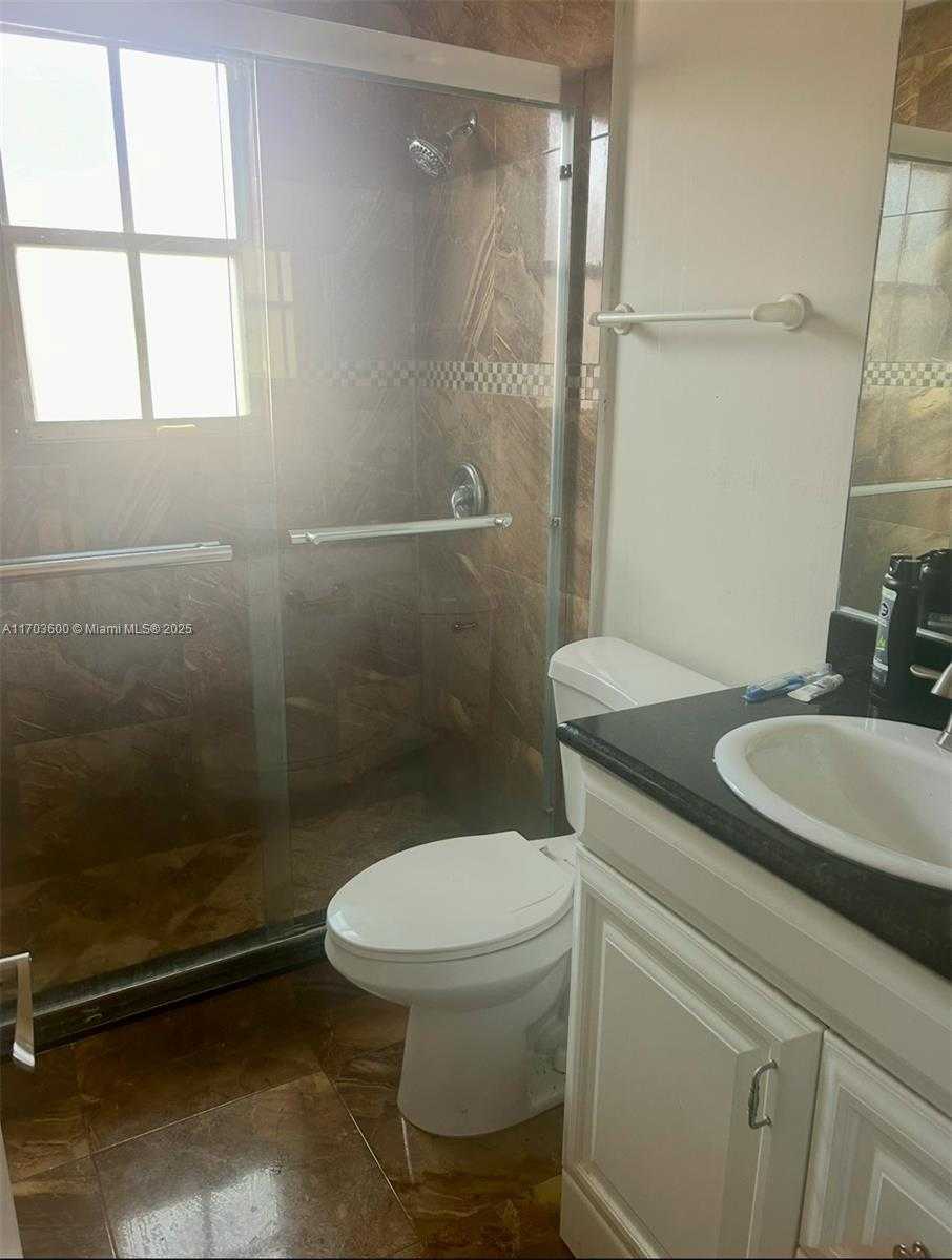 Small Image of 6314 DUVAL DR, Margate Number 9
