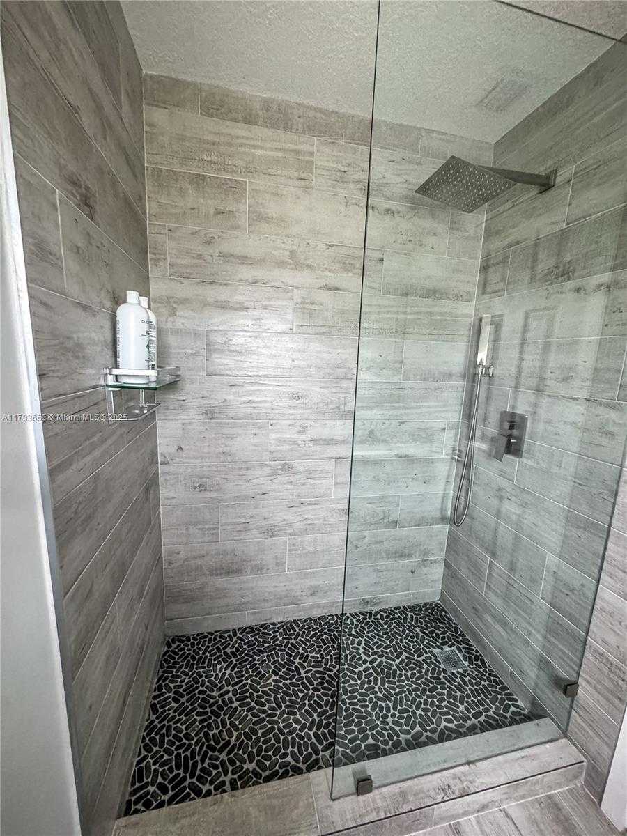 Small Image of 857 VANDA TER, Weston Number 17