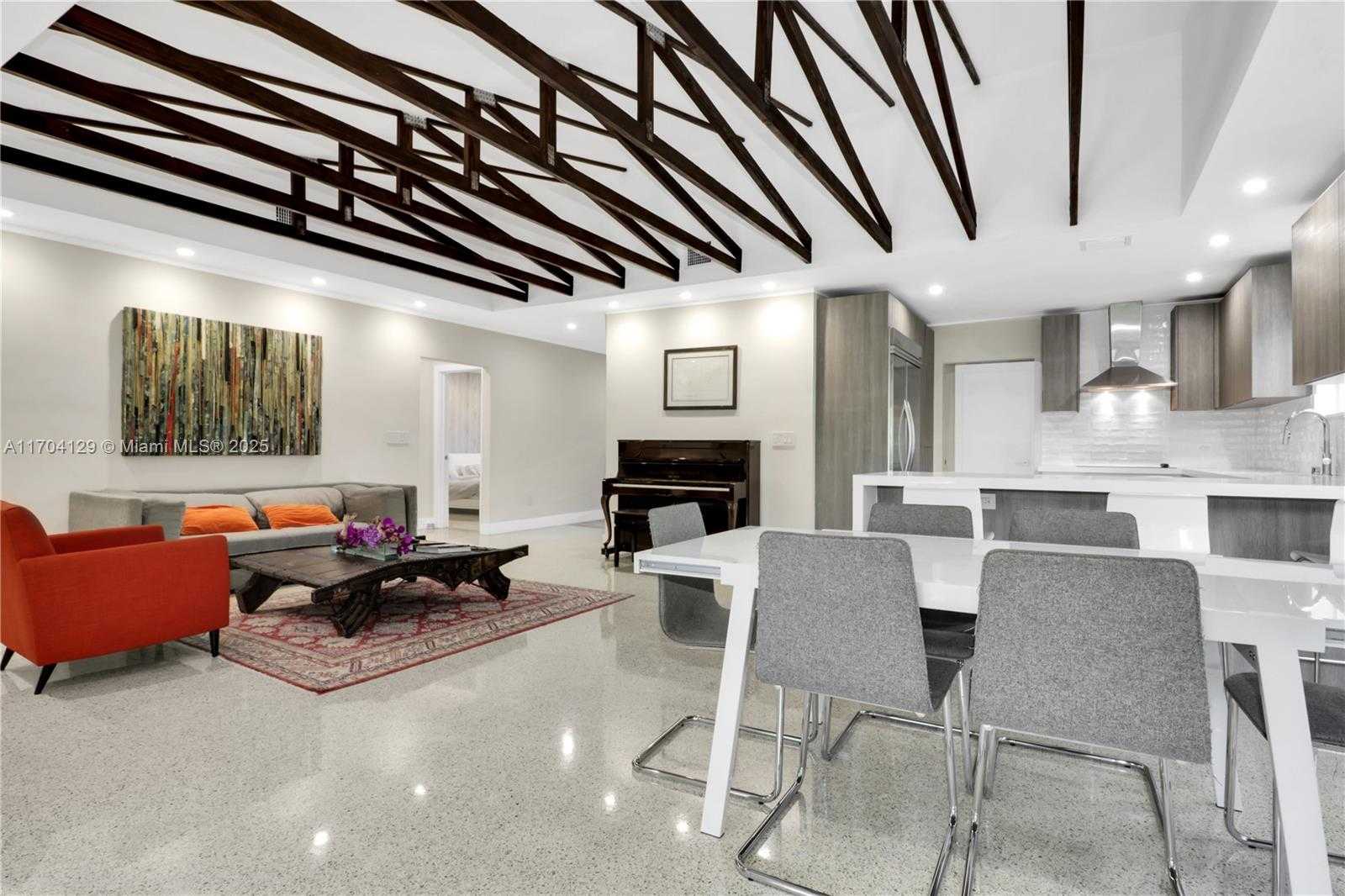 Small Image of 9008 DICKENS AVE, Surfside Number 5
