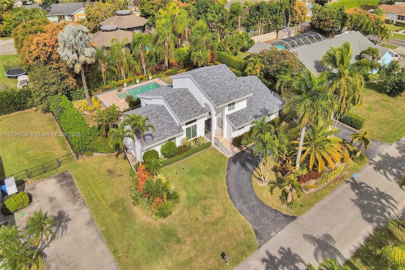 Small Image of 8221 SOUTH WEST 185TH TER, Cutler Bay Number 56