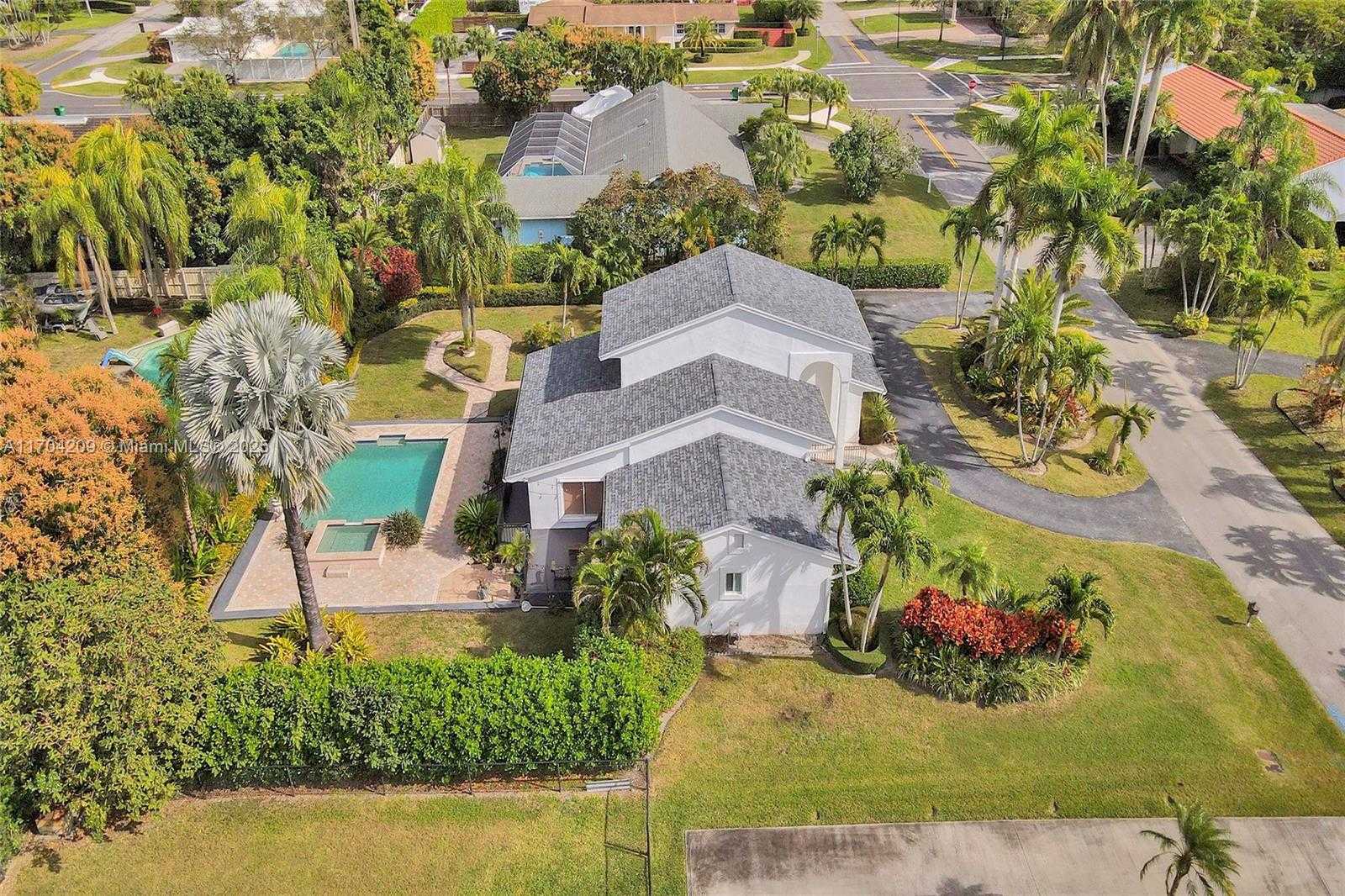 Small Image of 8221 SOUTH WEST 185TH TER, Cutler Bay Number 57
