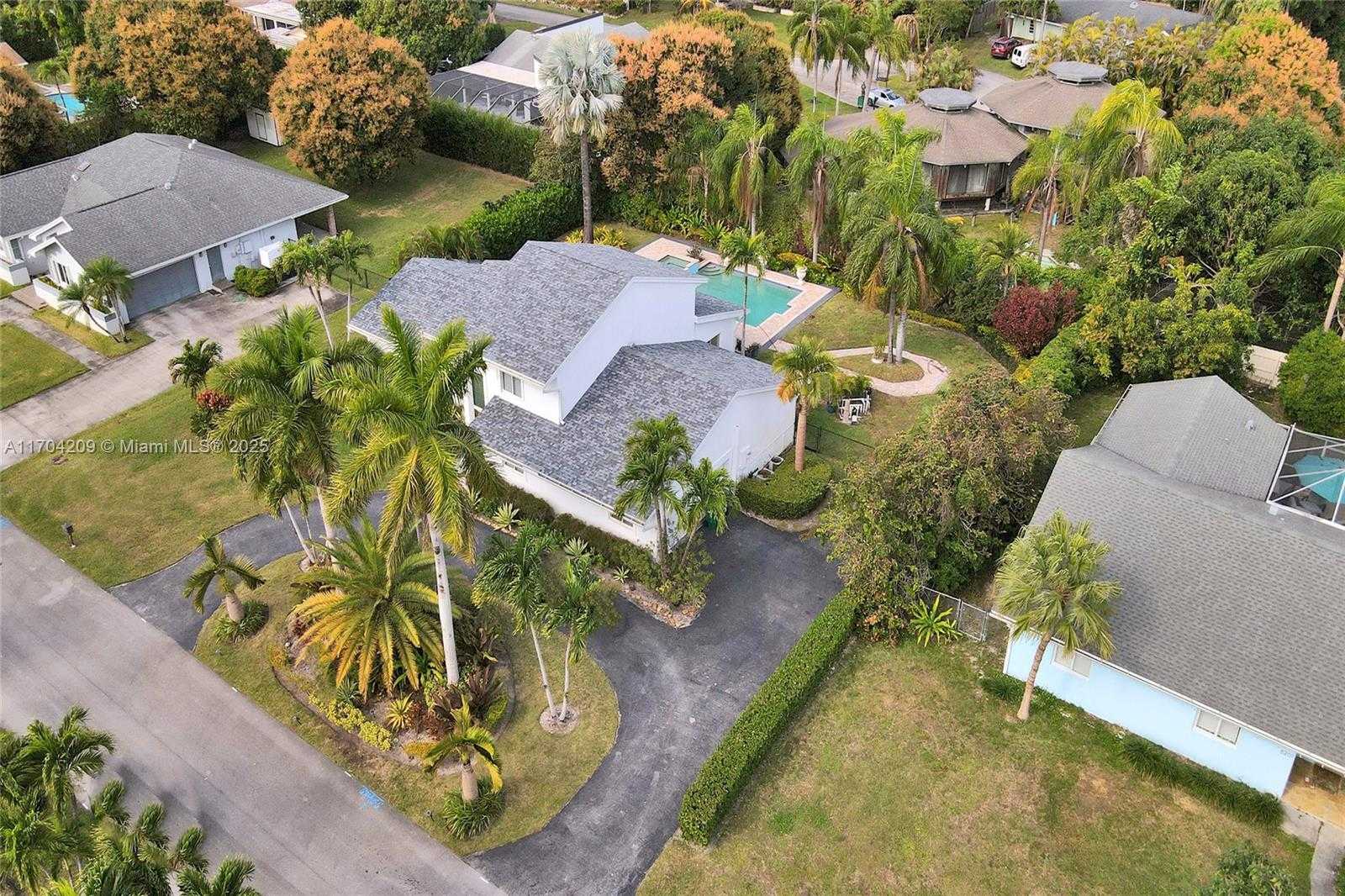Small Image of 8221 SOUTH WEST 185TH TER, Cutler Bay Number 63