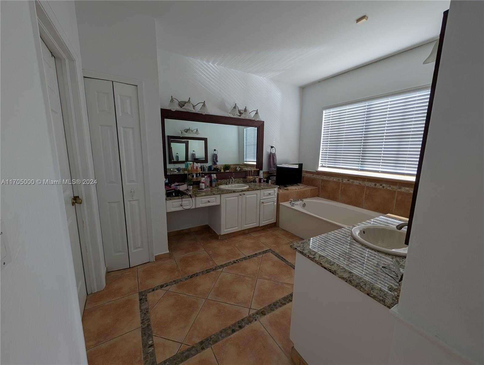 Small Image of 14391, Miami Lakes Number 11