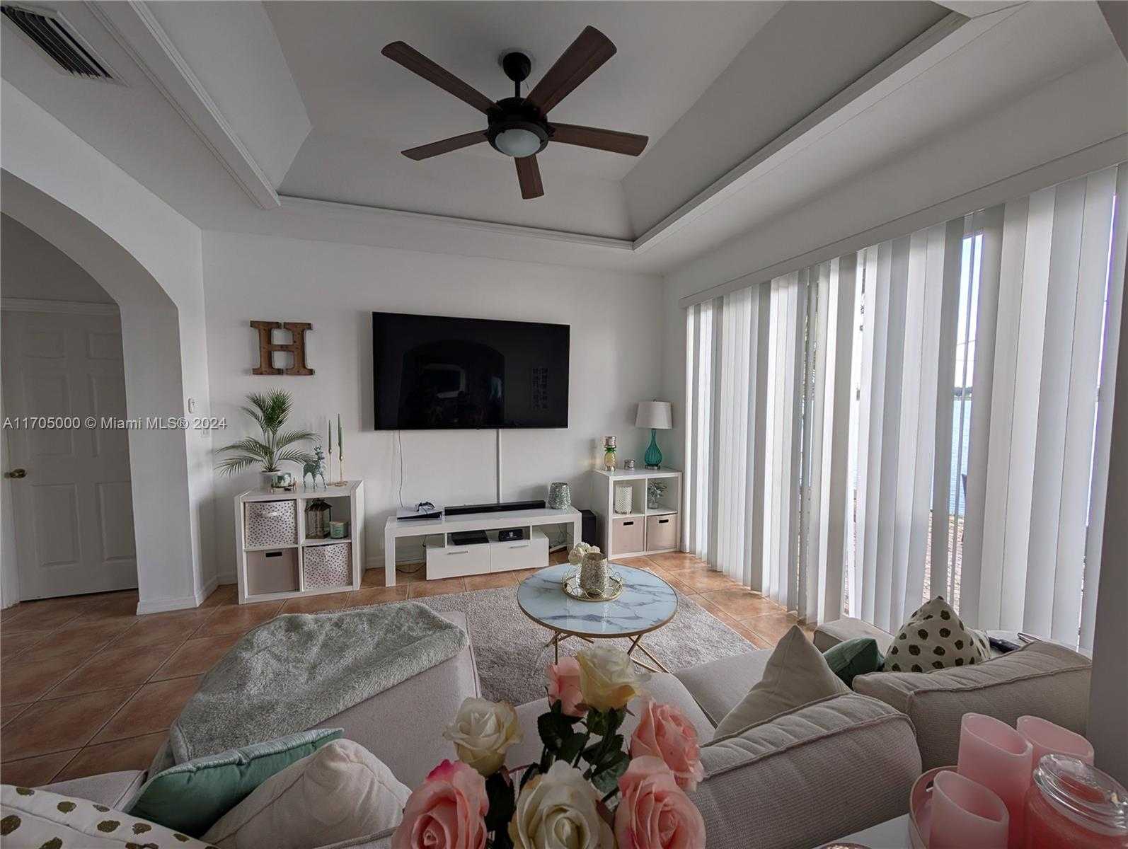Small Image of 14391, Miami Lakes Number 4
