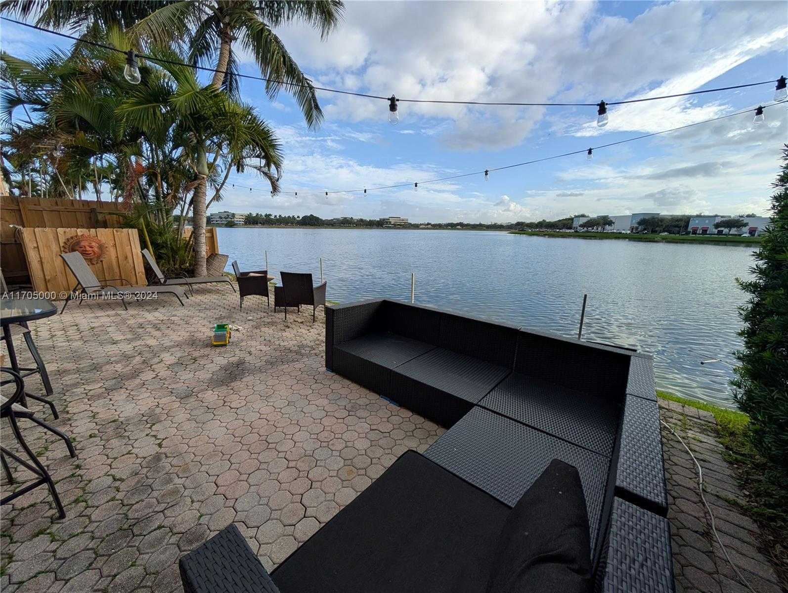Small Image of 14391, Miami Lakes Number 5