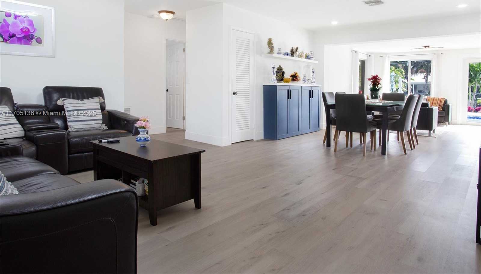Small Image of 808 MISSION HILL RD, Boynton Beach Number 14