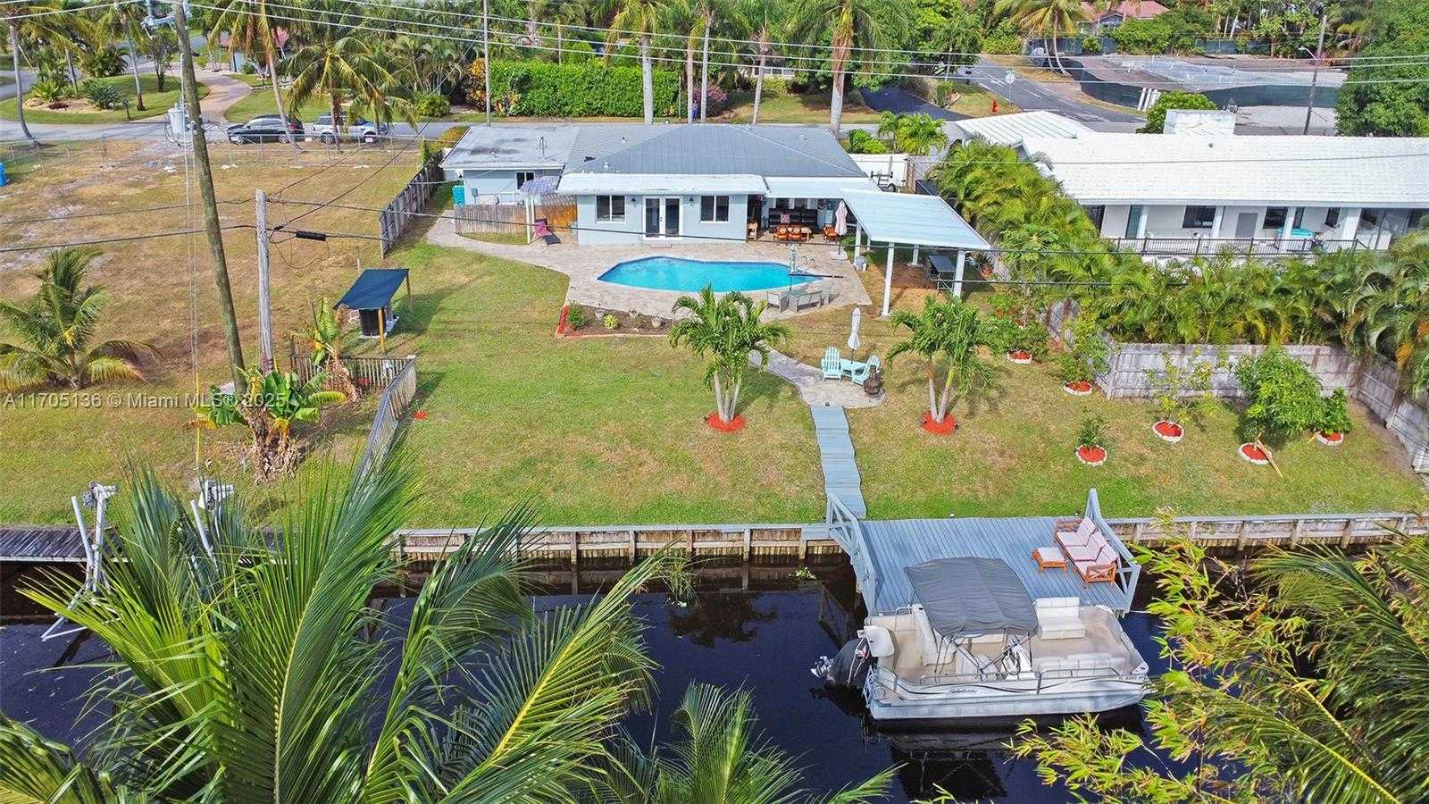 Small Image of 808 MISSION HILL RD, Boynton Beach Number 4