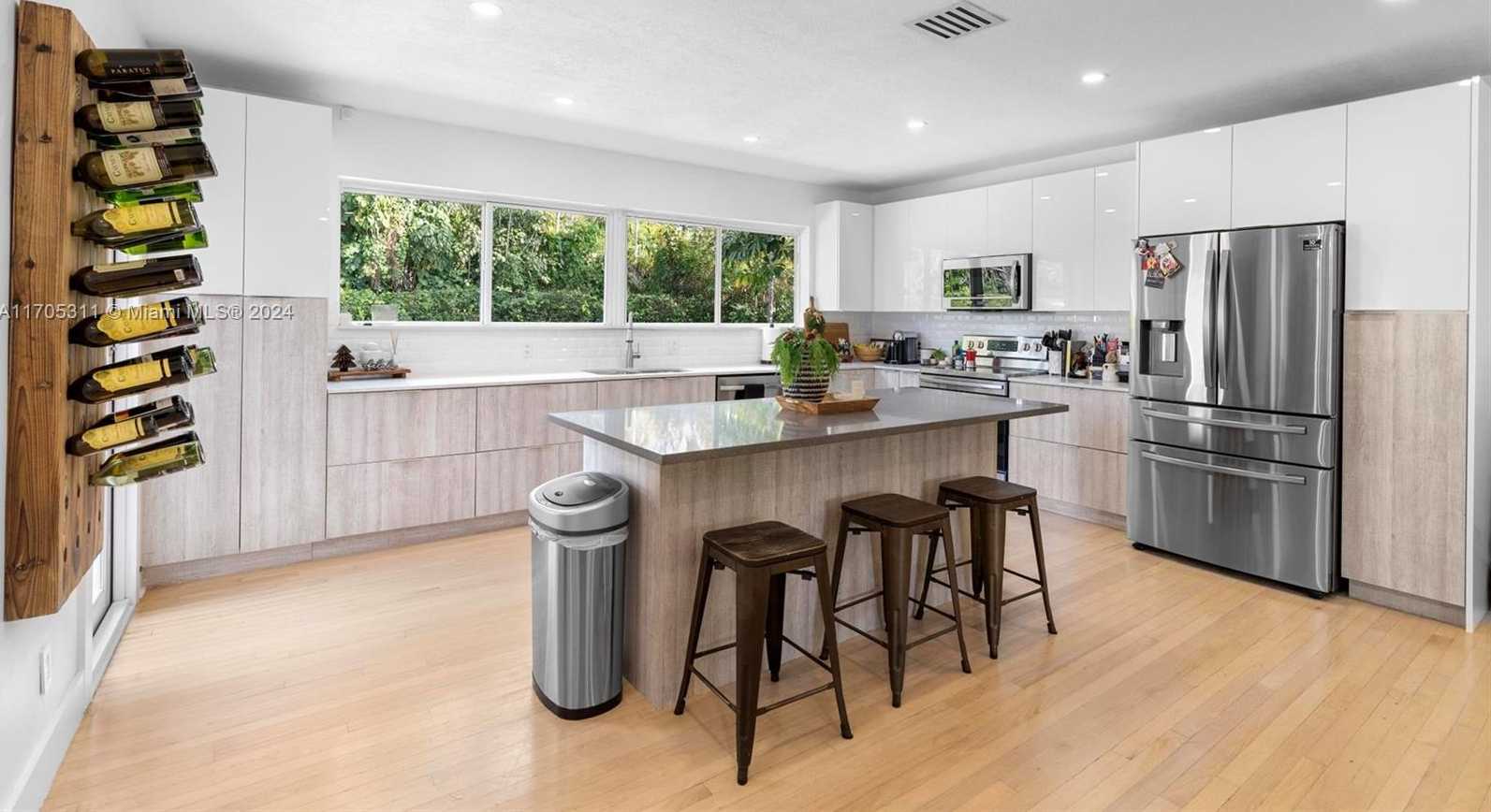 Small Image of 10601 NORTH EAST 2ND AVE, Miami Shores Number 11