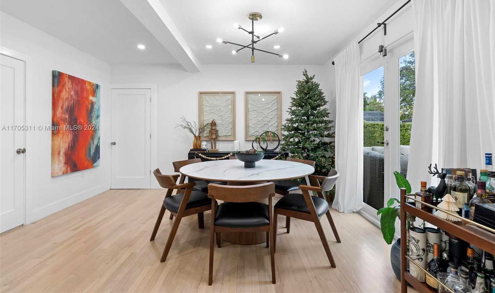 Small Image of 10601 NORTH EAST 2ND AVE, Miami Shores Number 14