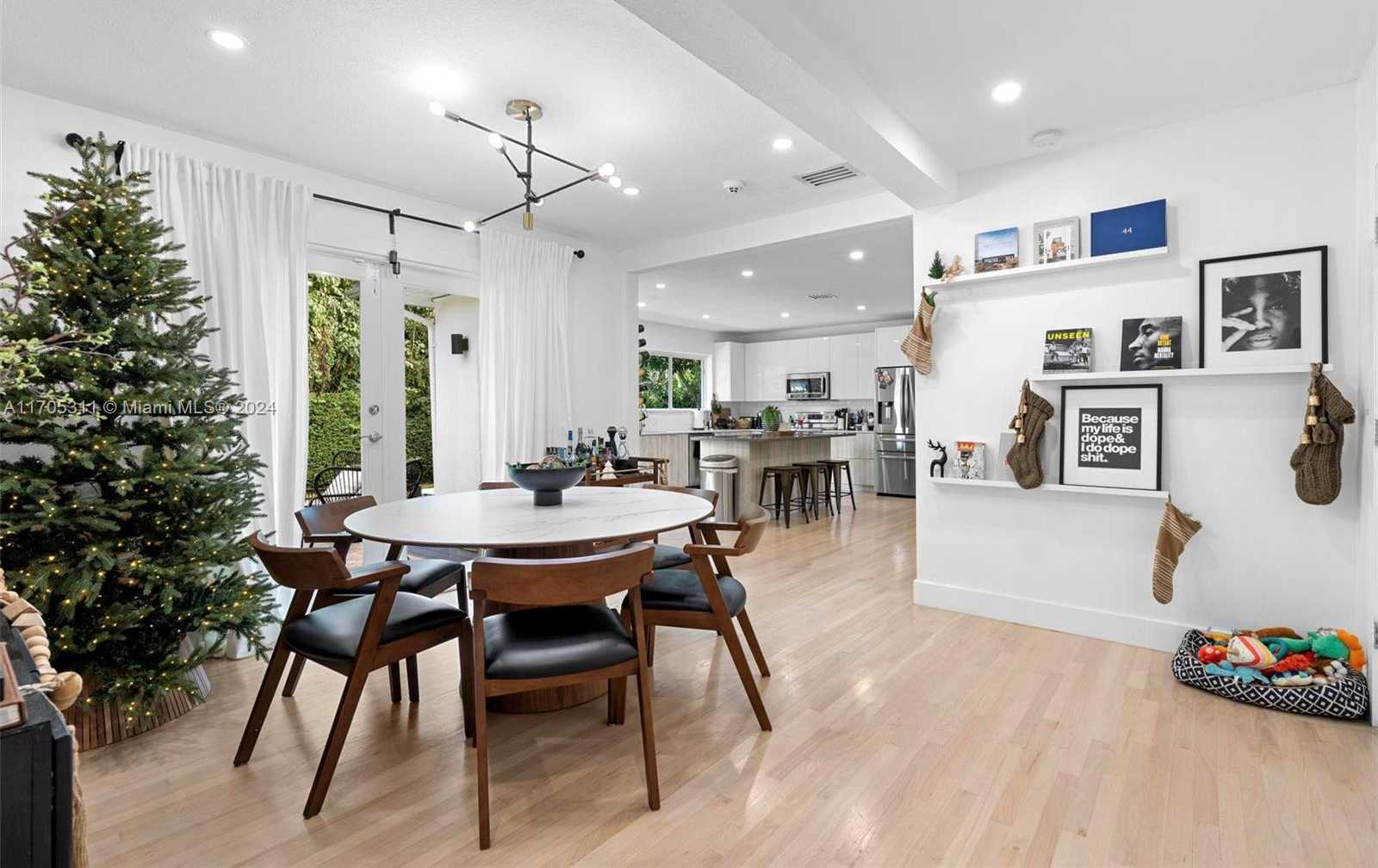 Small Image of 10601 NORTH EAST 2ND AVE, Miami Shores Number 15