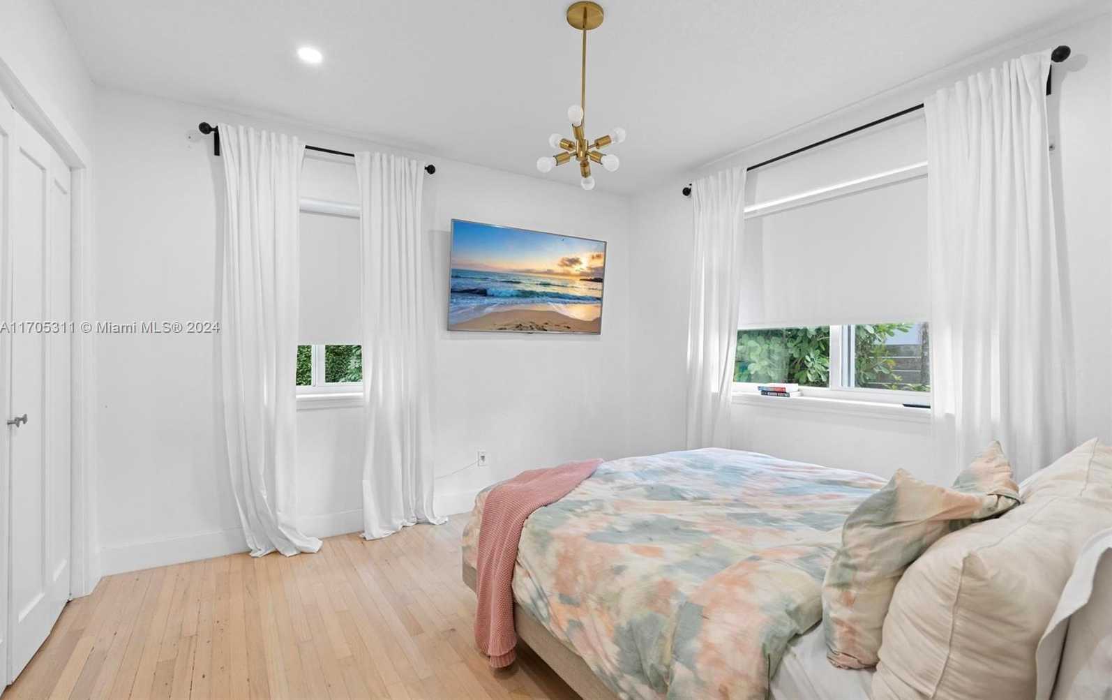 Small Image of 10601 NORTH EAST 2ND AVE, Miami Shores Number 19