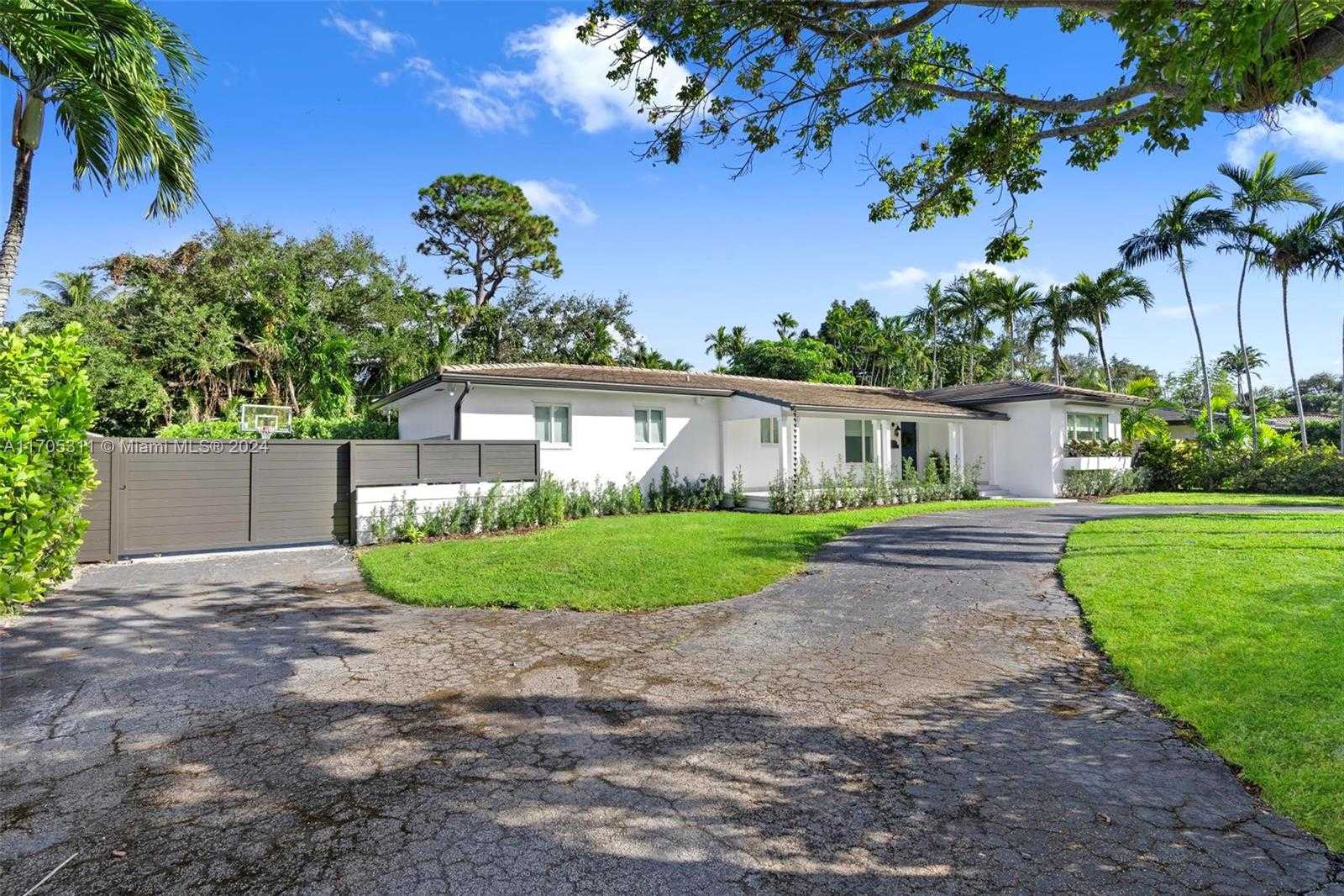 Small Image of 10601 NORTH EAST 2ND AVE, Miami Shores Number 3