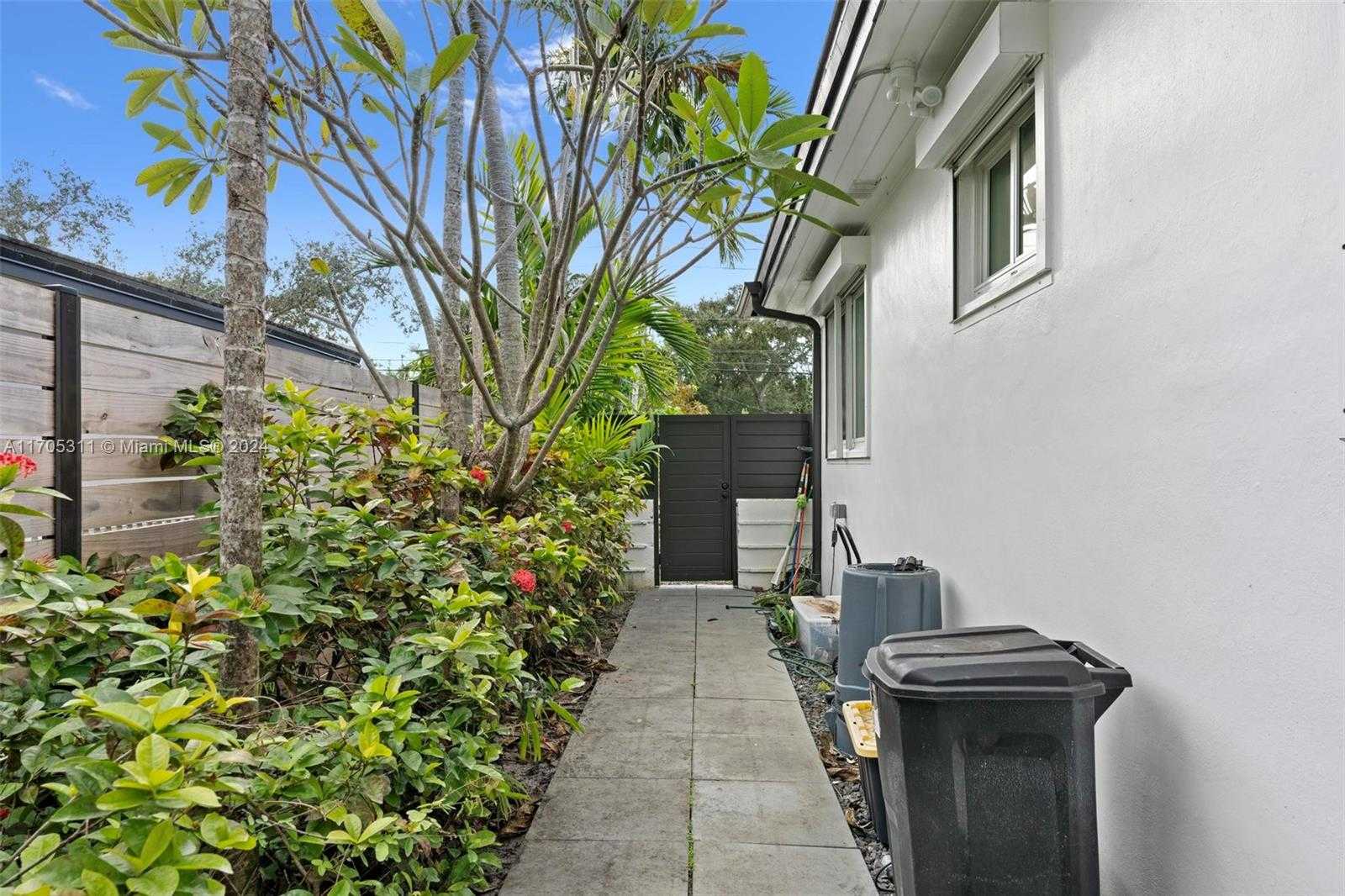 Small Image of 10601 NORTH EAST 2ND AVE, Miami Shores Number 30