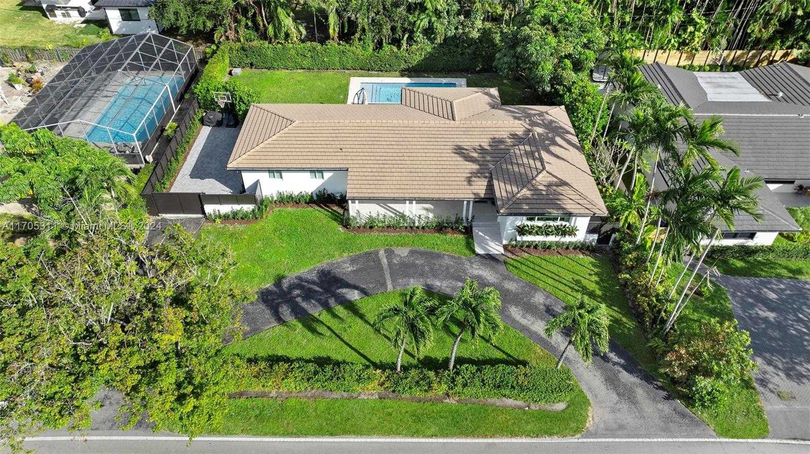 Small Image of 10601 NORTH EAST 2ND AVE, Miami Shores Number 31